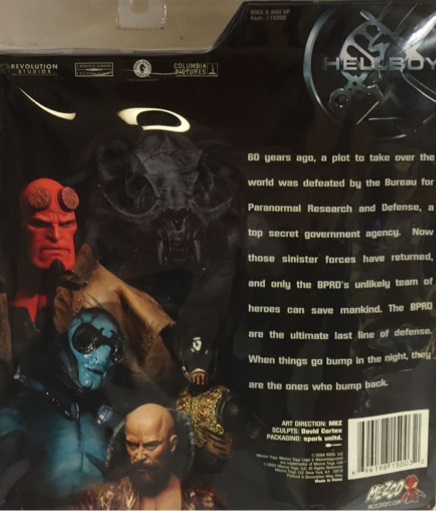 Kroenen - Mezco (Hellboy) action figure collectible [Barcode 696198150032] - Main Image 2