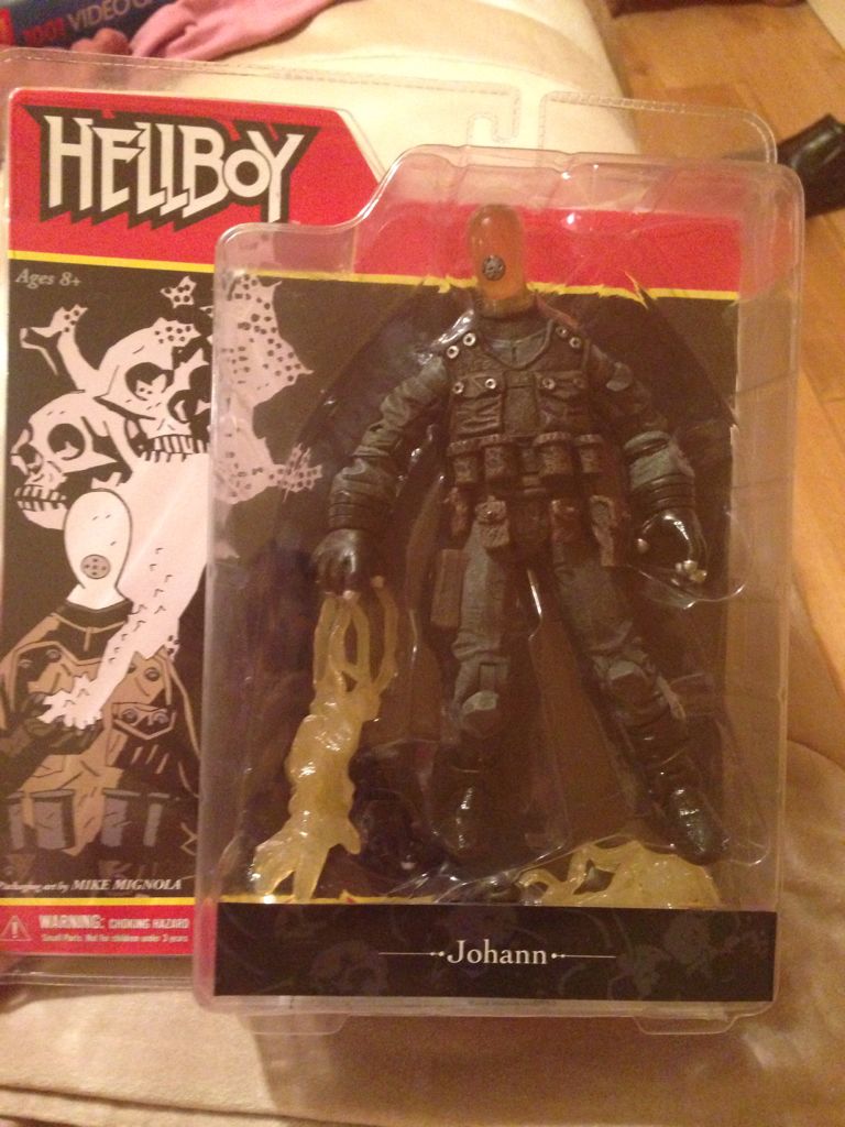Johann - Mezco (Hellboy Figures) action figure collectible [Barcode 696198160123] - Main Image 1