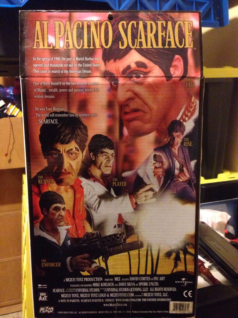 AL PACINO SCARFACE  - Mezco Toyz (THE PLAYER) action figure collectible [Barcode 696198198034] - Main Image 2