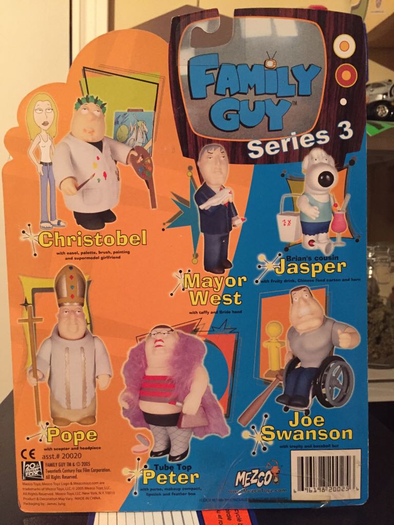 Mezco - Family Guy - THE POPE - Mezco Toyz (Series 3: Pope) action figure collectible [Barcode 696198200256] - Main Image 2