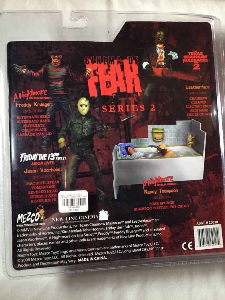 Mezco Cinema Of Fear: A Nightmare On Elm Street Freddy Krueger - MezcoToyz (A Nightmare On Elm Street) action figure collectible [Barcode 696198250114] - Main Image 2