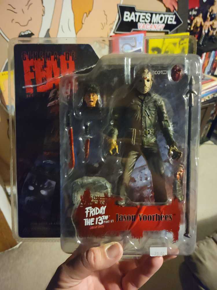 Jason Voorhees Cinema Of Fear (Friday The 13th Part VI Jason Lives) - Mezco Toyz (Friday The 13th) action figure collectible [Barcode 696198250138] - Main Image 3