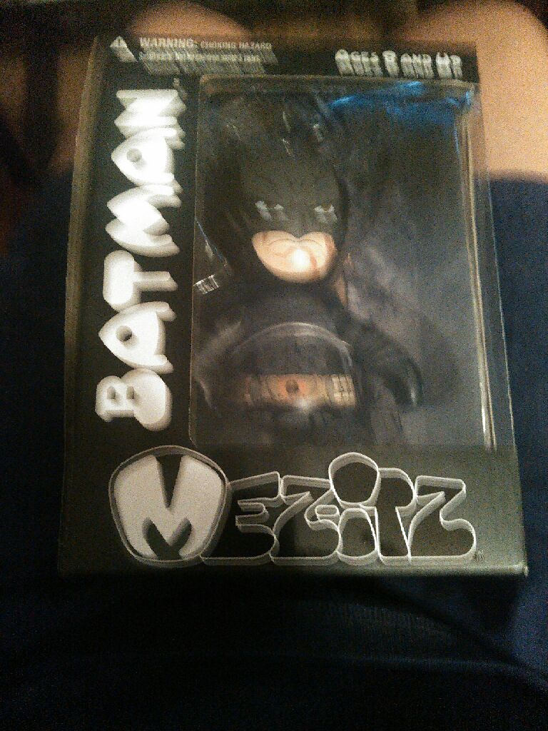Batman - Mezco Toys (Batman mezitz) action figure collectible [Barcode 696198377842] - Main Image 2