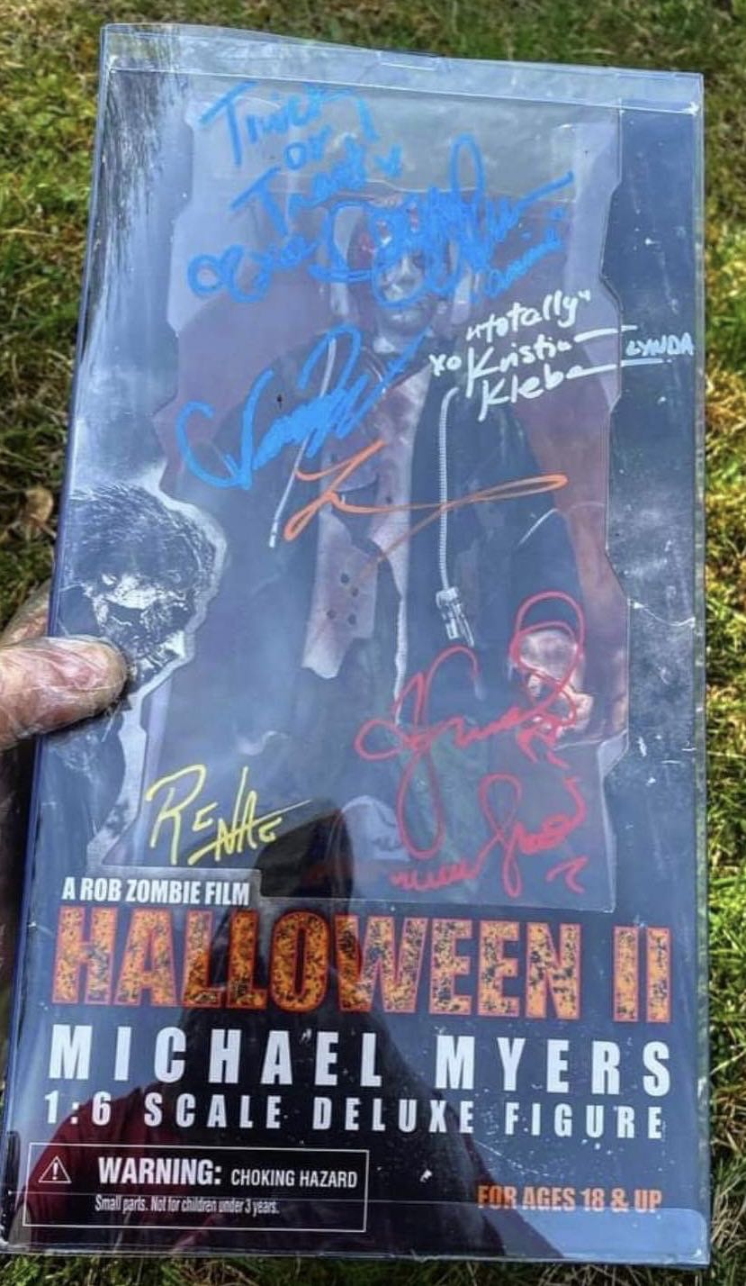 1:6 Rz Halloween II Michael Myers - MezcoToyz (Rob Zombie’s Halloween) action figure collectible [Barcode 696198450125] - Main Image 3