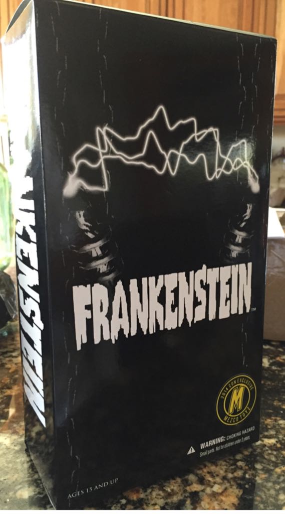 Mezco - Universal Studios Classic Monsters! - Frankenstein (2014 Con Exclusive) - Mezco Toyz (Universal Studios Classic Monsters!) action figure collectible [Barcode 696198631401] - Main Image 2