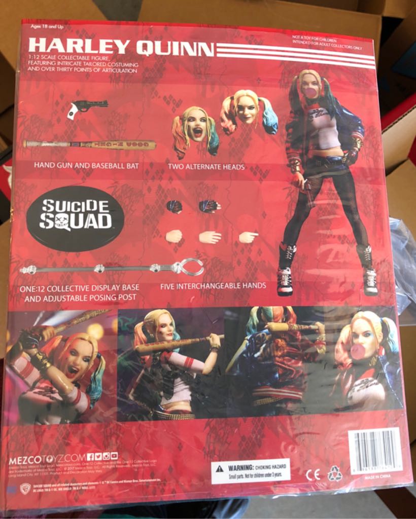 Mezco One:12 Harley Quinn - Mezco Toyz (One:12) action figure collectible [Barcode 696198764109] - Main Image 2