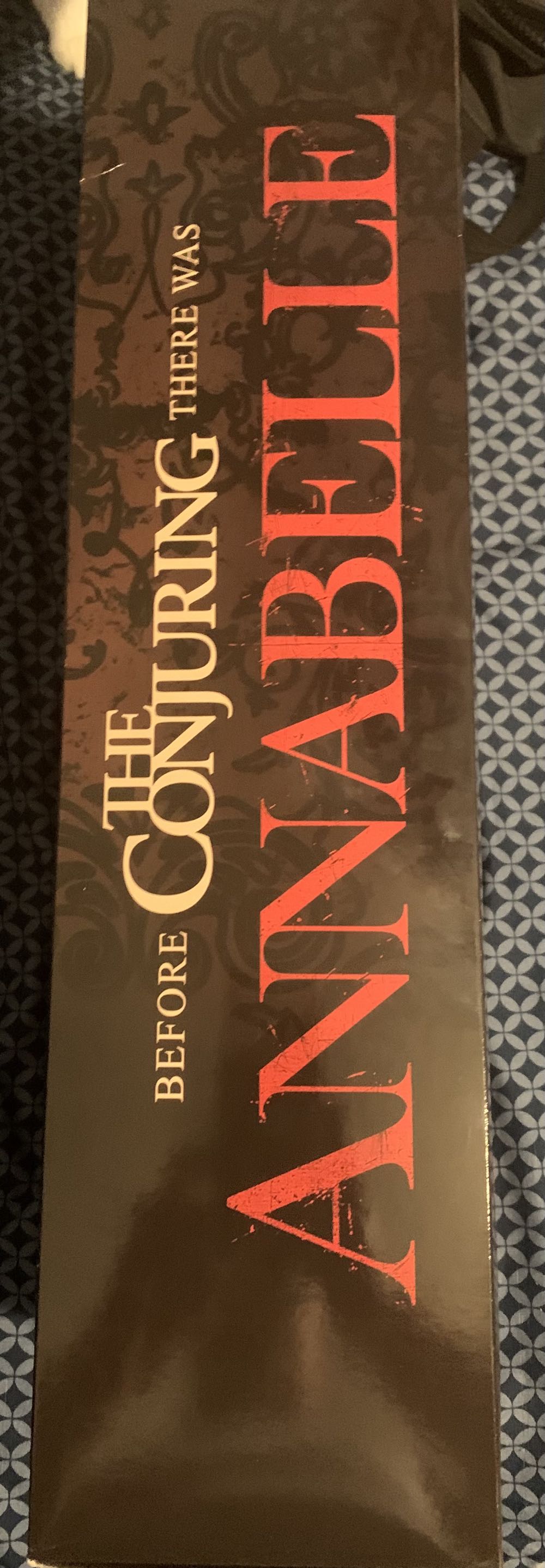 Annabelle: The Conjuring - Mezco Toyz (Horror Mega Fig) action figure collectible [Barcode 696198905007] - Main Image 3
