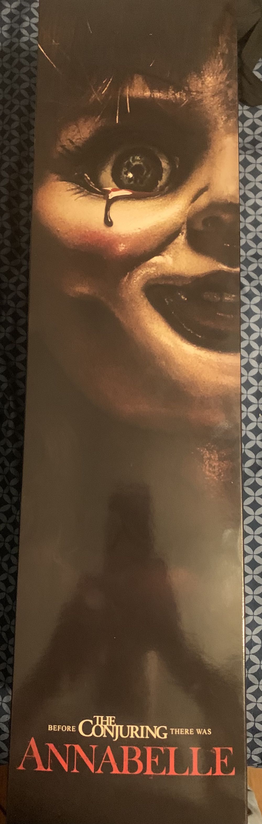 Annabelle: The Conjuring - Mezco Toyz (Horror Mega Fig) action figure collectible [Barcode 696198905007] - Main Image 4