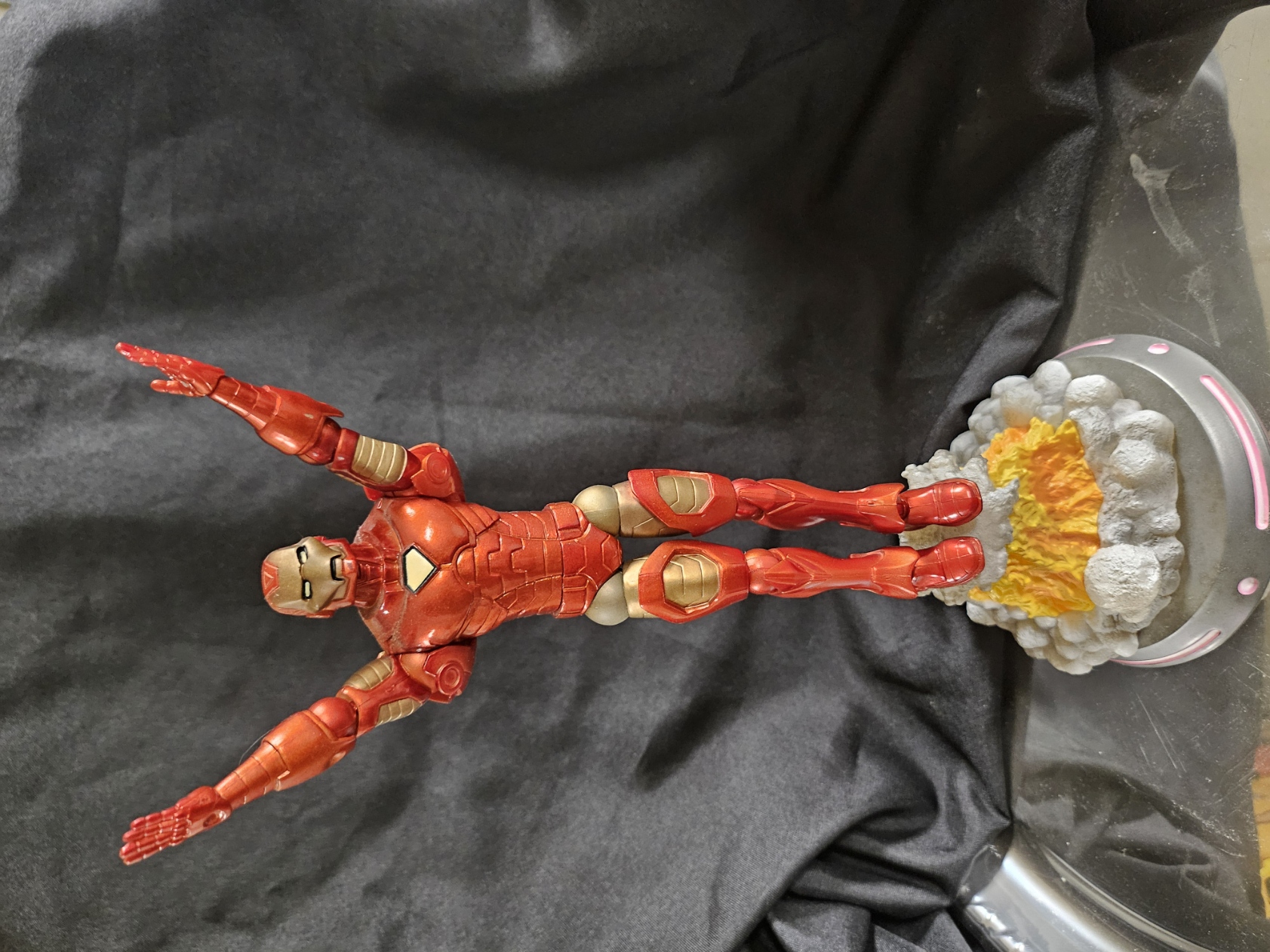 Marvel Select: Diamond Select: Iron Man: Marvel Comics IRON MAN Collector Edition Action Figure (#2) - Diamond Select Toys (Iron Man) action figure collectible [Barcode 699788108246] - Main Image 3