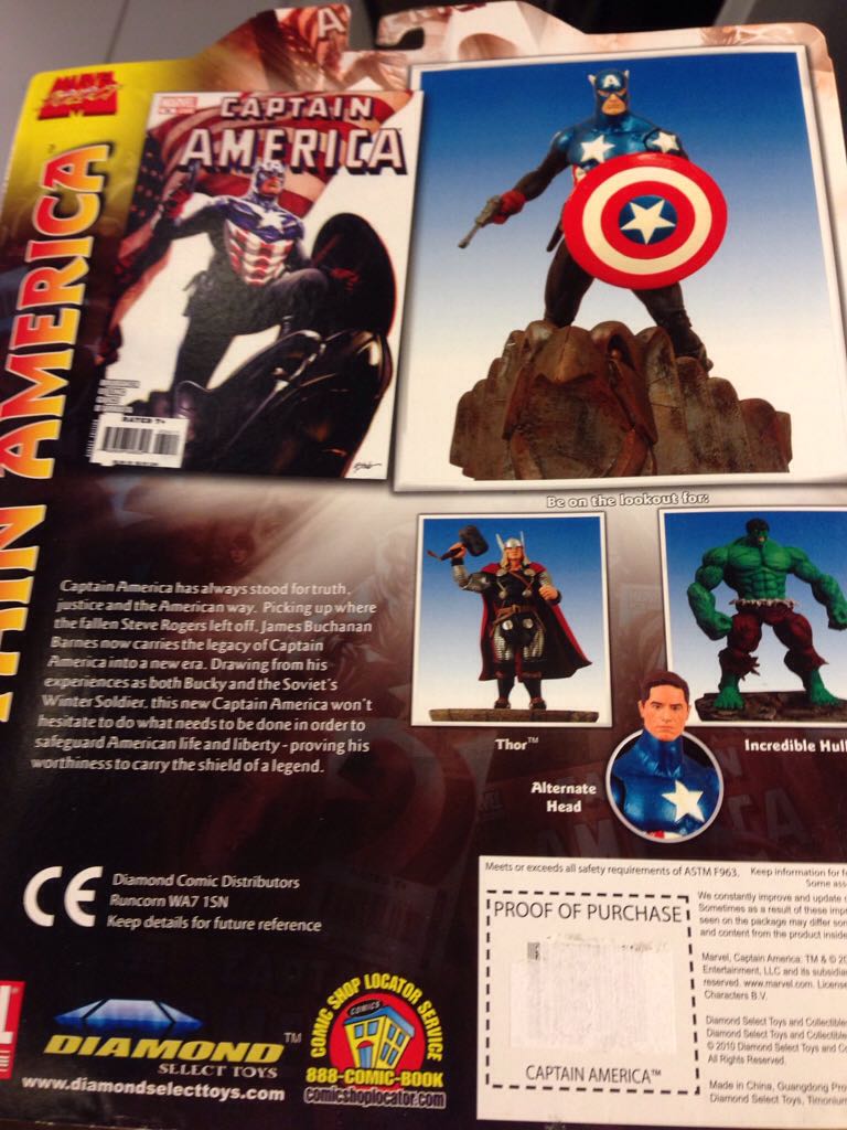 Diamond Select Toys Marvel Select Captain America Bucky Barnes - Diamond Select Toys (Marvel) action figure collectible [Barcode 699788108291] - Main Image 2