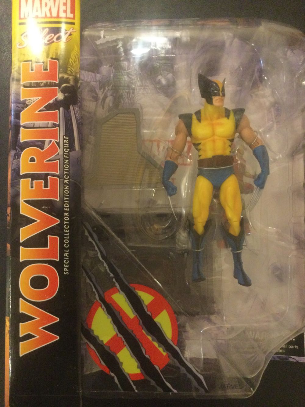 Wolverine  - Diamond Select Toys (Marvel Select) action figure collectible [Barcode 699788108468] - Main Image 3