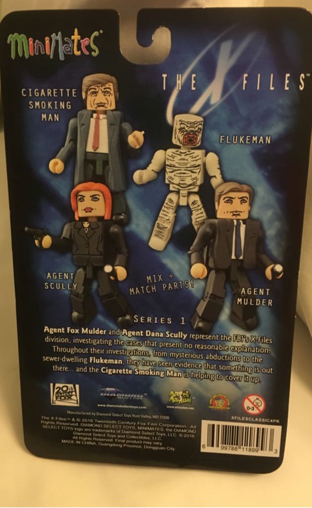 The X-Files - Art Asylum (Tv Series) action figure collectible [Barcode 699788118993] - Main Image 2