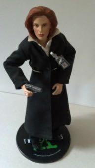 Agent Scully - Diamond Select Toys action figure collectible [Barcode 699788119273] - Main Image 2