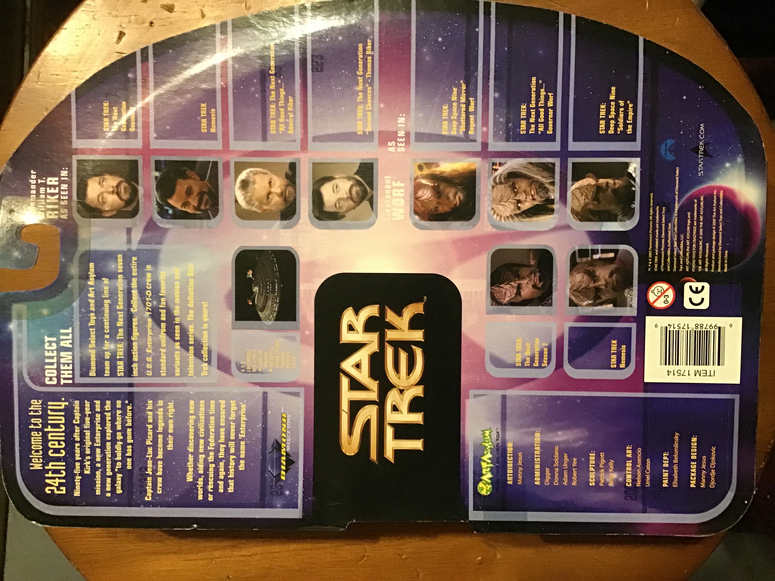 Commander William Riker - Star Trek: The Next Generation - Diamond Select (Star Trek) (Star Trek - The Next Generation) action figure collectible [Barcode 699788175149] - Main Image 3