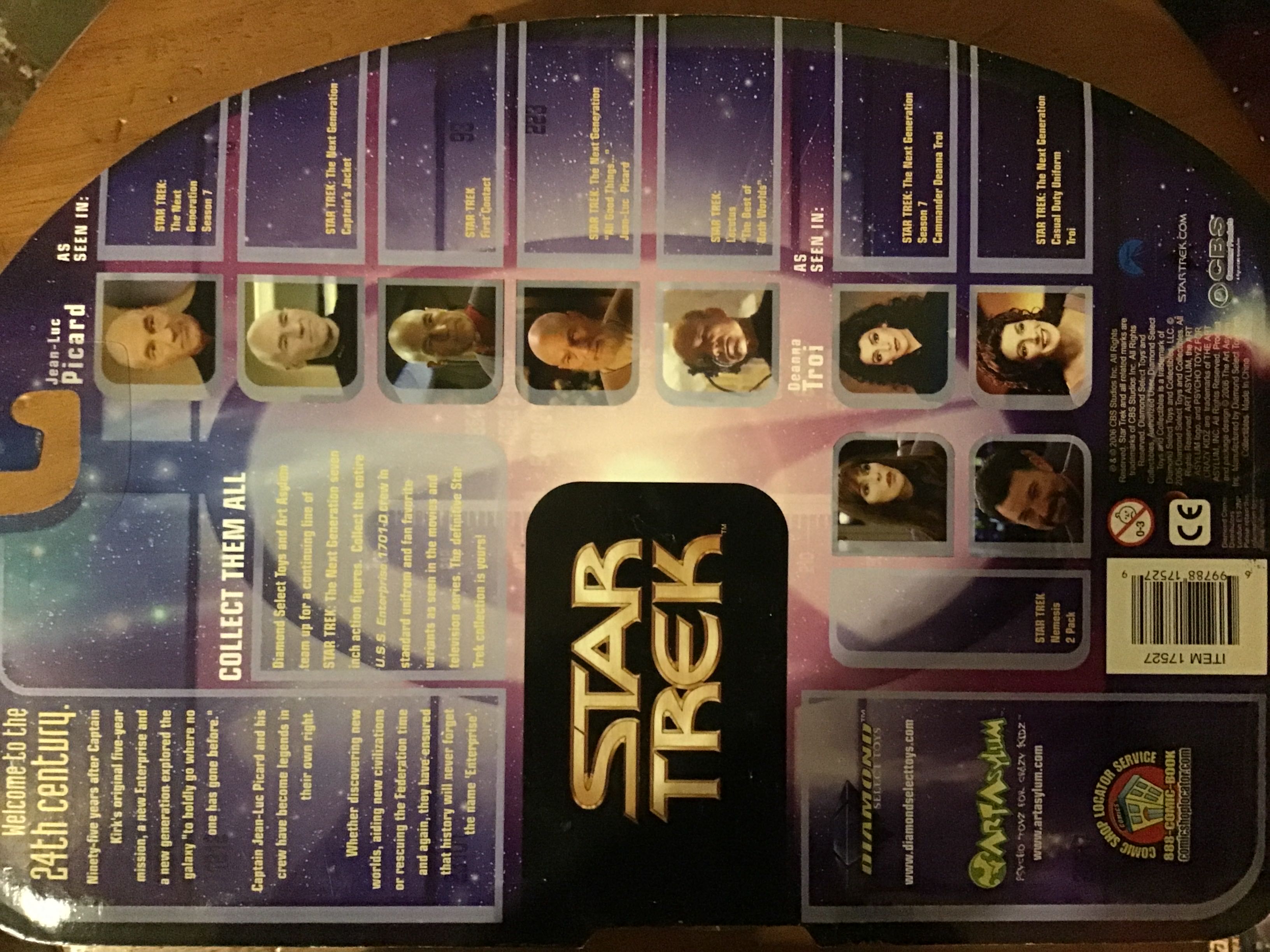 Captain Picard (Captains Jacket) - Diamond Select (Star Trek) (Star Trek - The Next Generation) action figure collectible [Barcode 699788175279] - Main Image 3