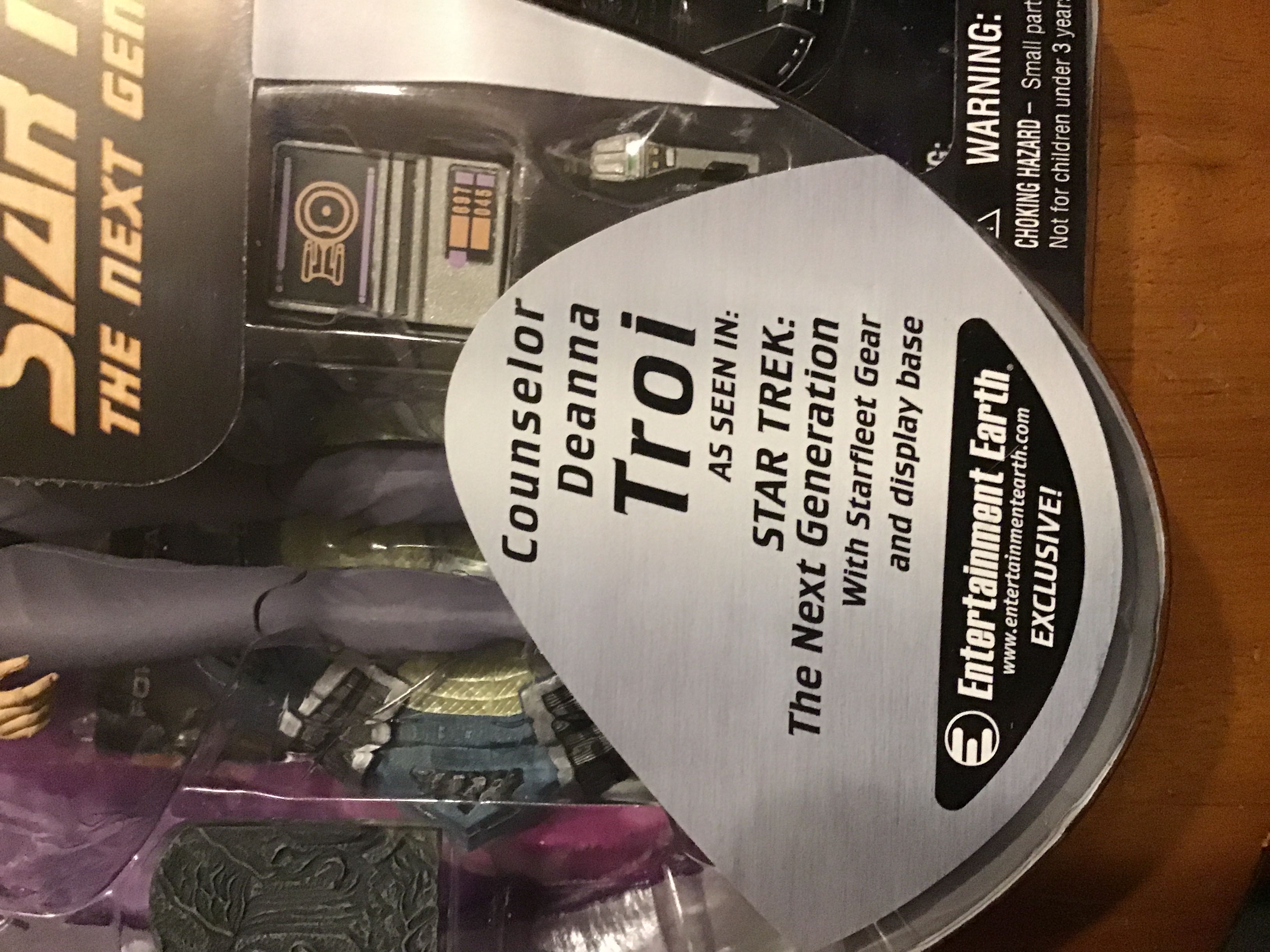 Commander Deanna Troi (Casual Uniform) - Diamond Select (Star Trek) (Star Trek - The Next Generation) action figure collectible [Barcode 699788175330] - Main Image 3