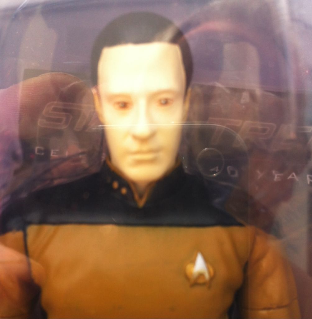 Data - Diamond Select (Star Trek) (Star Trek - The Next Generation) action figure collectible [Barcode 699788175439] - Main Image 2