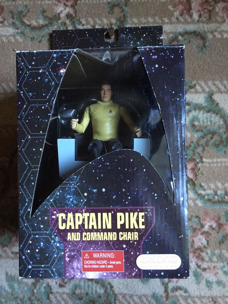 Captain Pike & Command Chair - Art Asylum / Diamond Select (Star Trek) action figure collectible [Barcode 699788175651] - Main Image 1