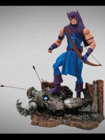 Marvel Select Hawkeye  - Diamond Select (Marvel Select) action figure collectible [Barcode 699788179109] - Main Image 3