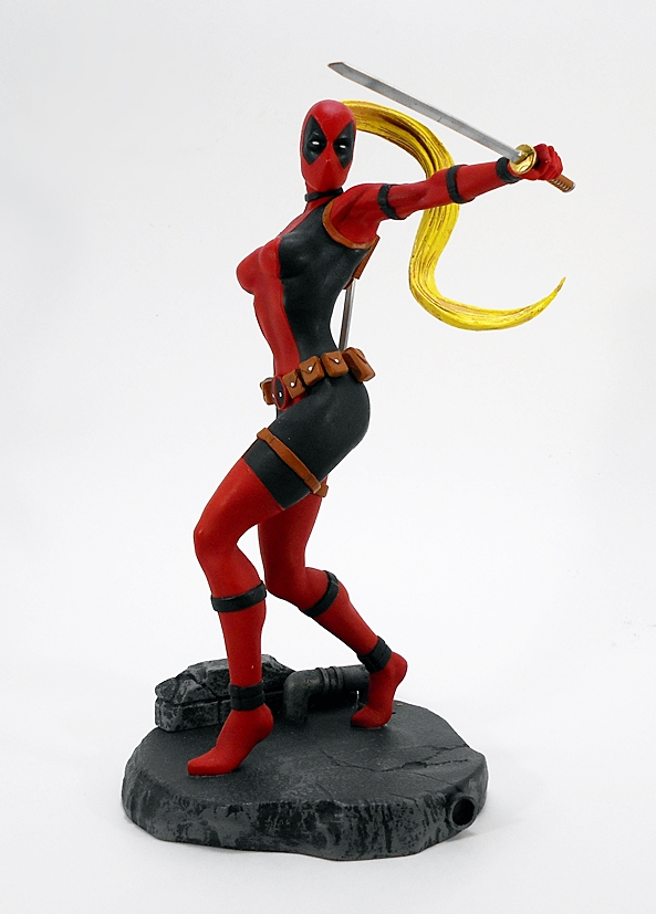 Deadpool - Lady Deadpool - Diamond Select - Diamond Select Gallery (Femme Fatales) action figure collectible [Barcode 699788181607] - Main Image 4