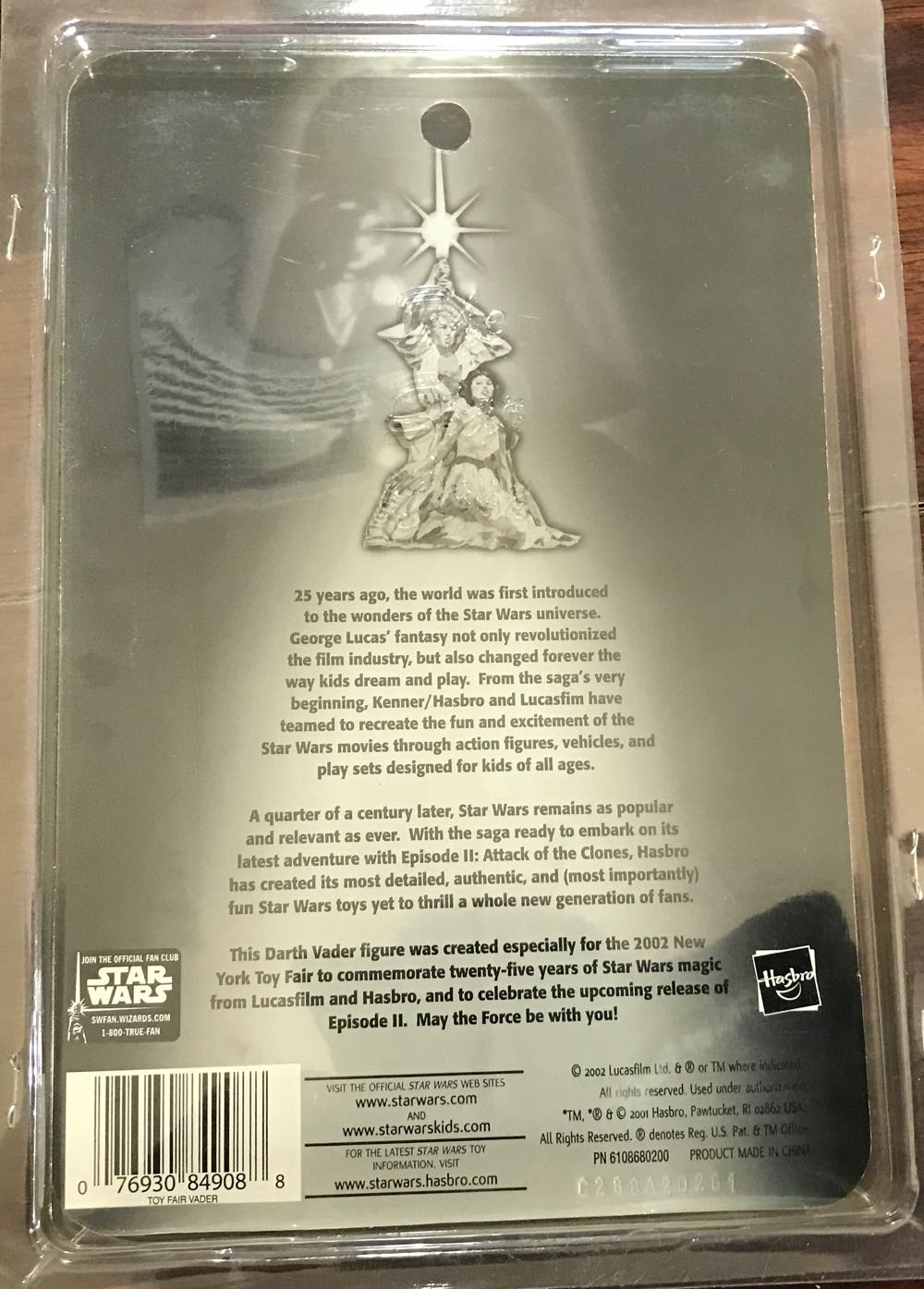 2002 New York Toy Fair DARTH VADER FIGURE - Hasbro (SILVERY ANNIVERSARY) action figure collectible [Barcode 076930849088] - Main Image 3