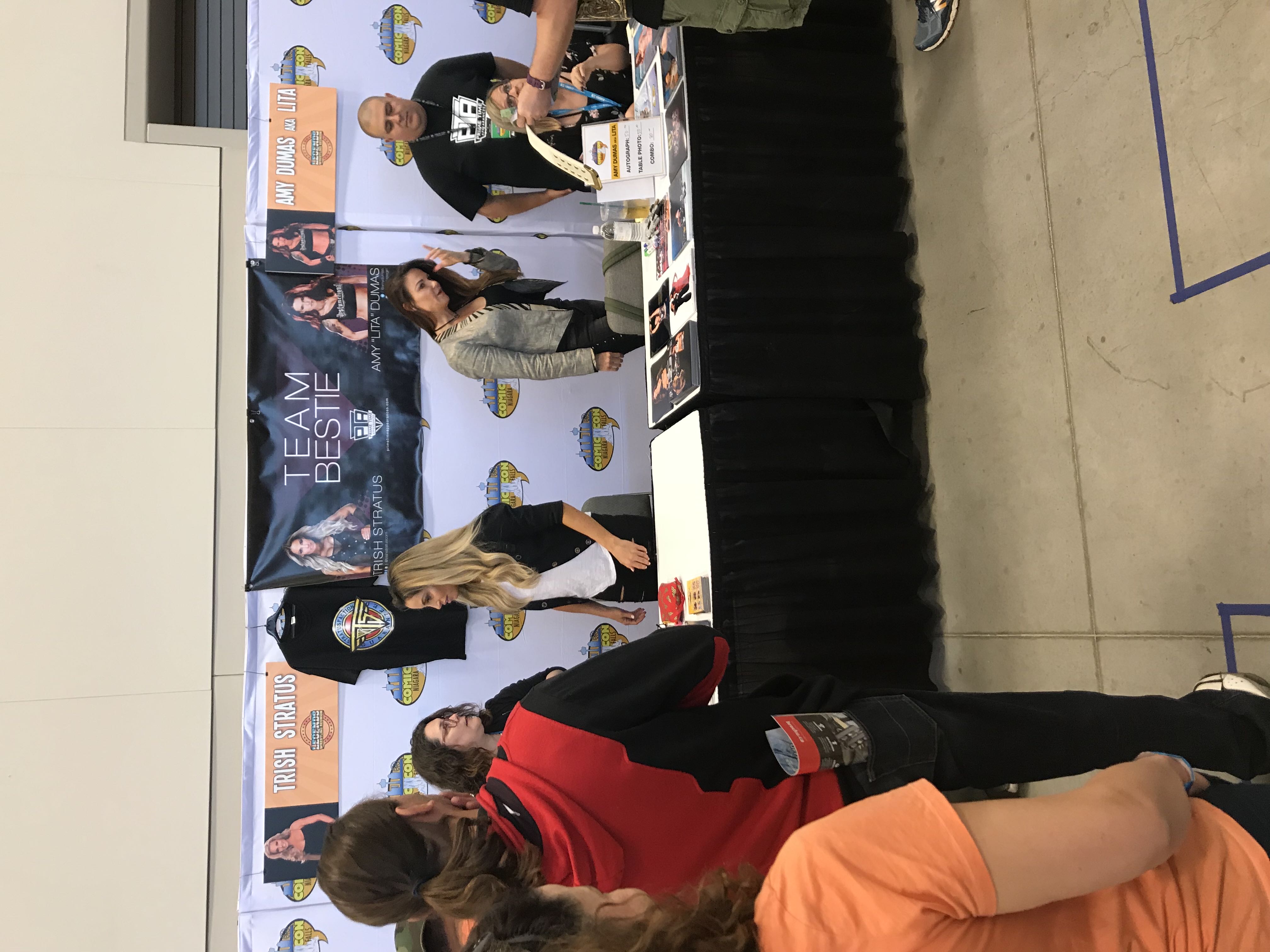 Trish Stratus  (Hall Of Fame) action figure collectible - Main Image 3