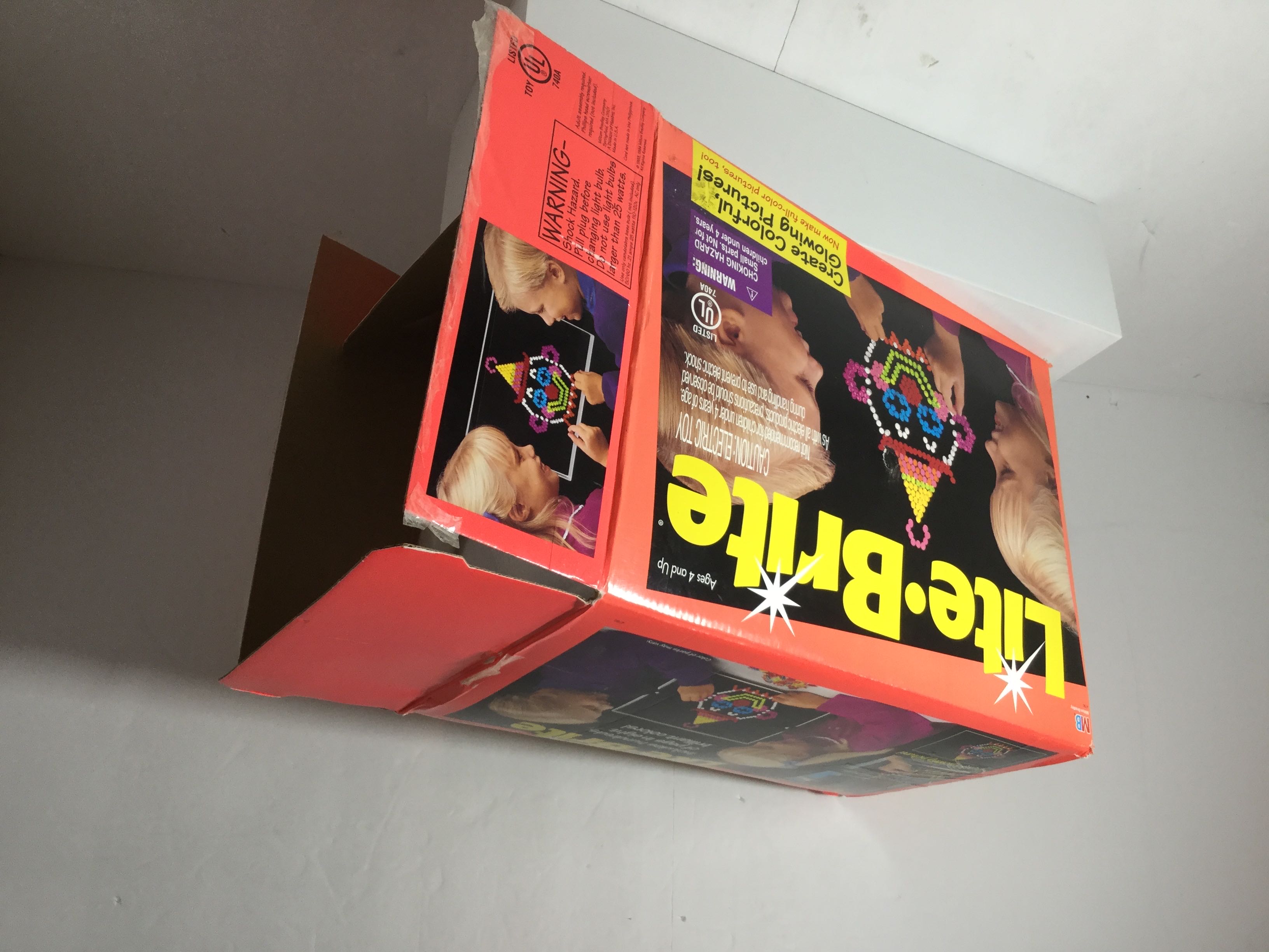 lite Brite - Milton Bradley action figure collectible [Barcode 032244047800] - Main Image 2