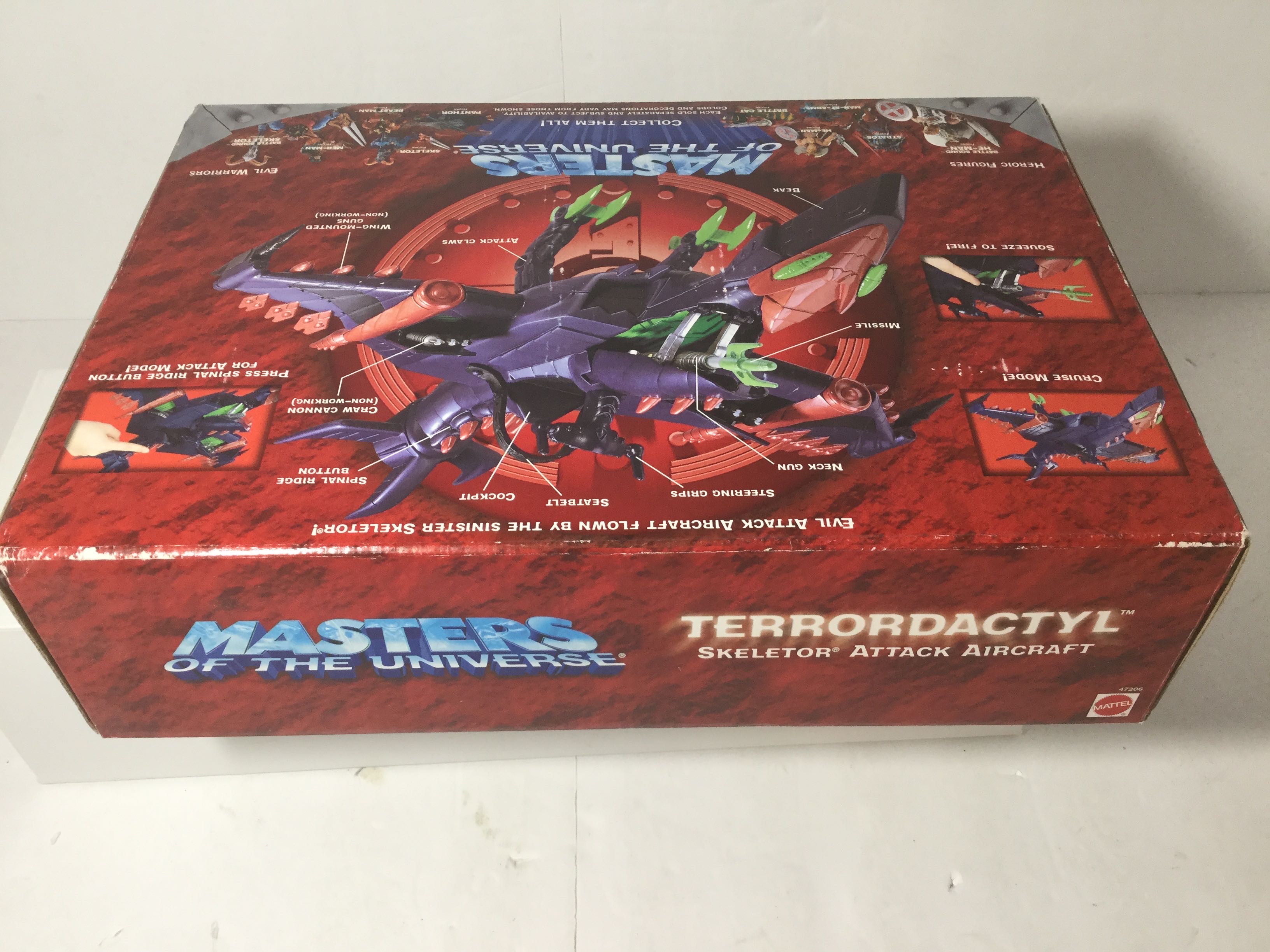 Terrordactyl Skeletor Attack Aircraft - Mattel (Masters Of The Universe 200x) action figure collectible [Barcode 074299472060] - Main Image 3