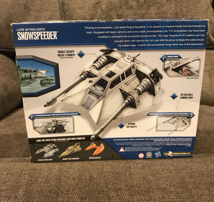 Luke Skywalker’s Snowspeeder - Hasbro (Saga Legends) action figure collectible [Barcode 653569491781] - Main Image 2