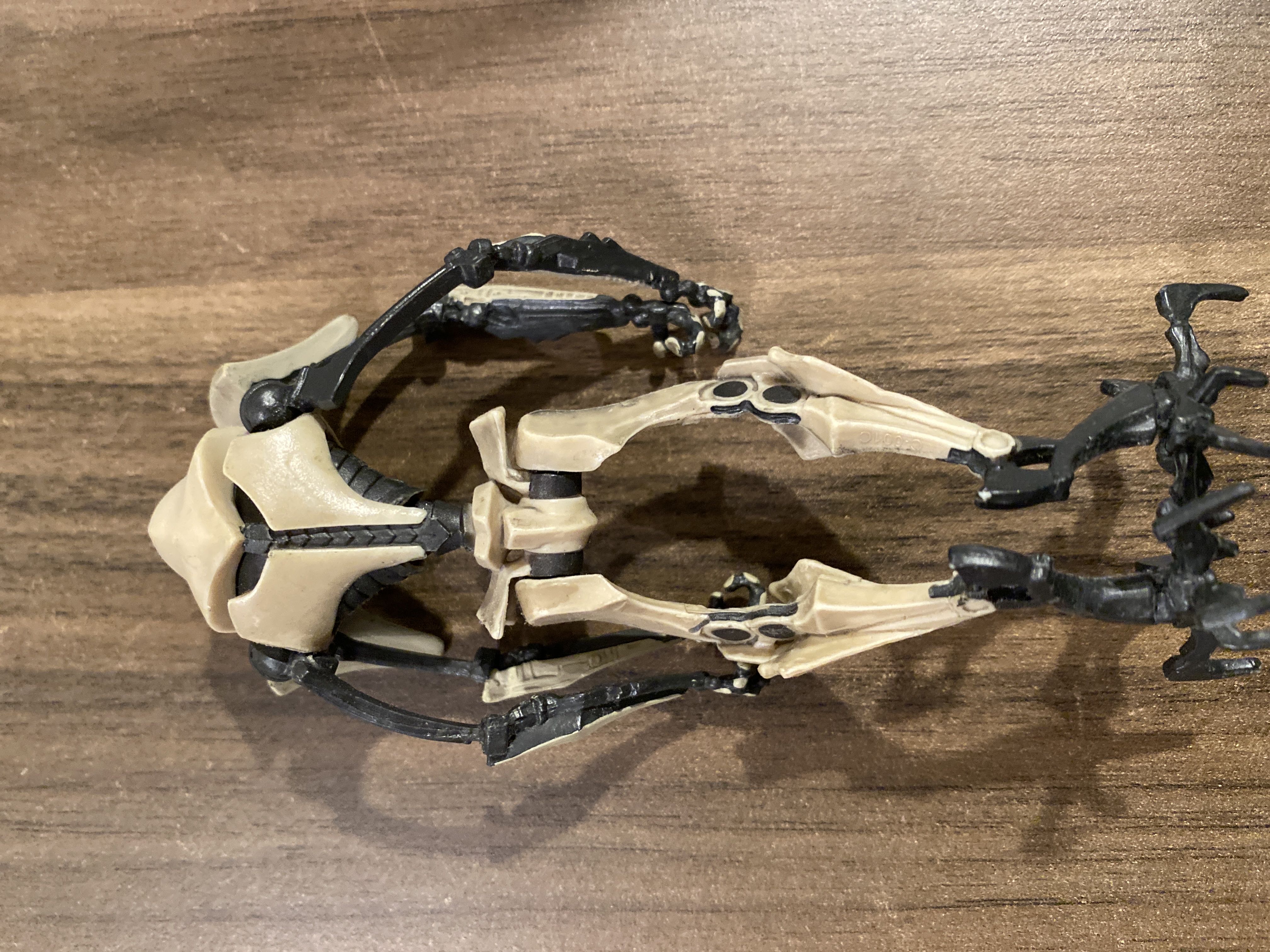 General Grievous - Hasbro action figure collectible - Main Image 2