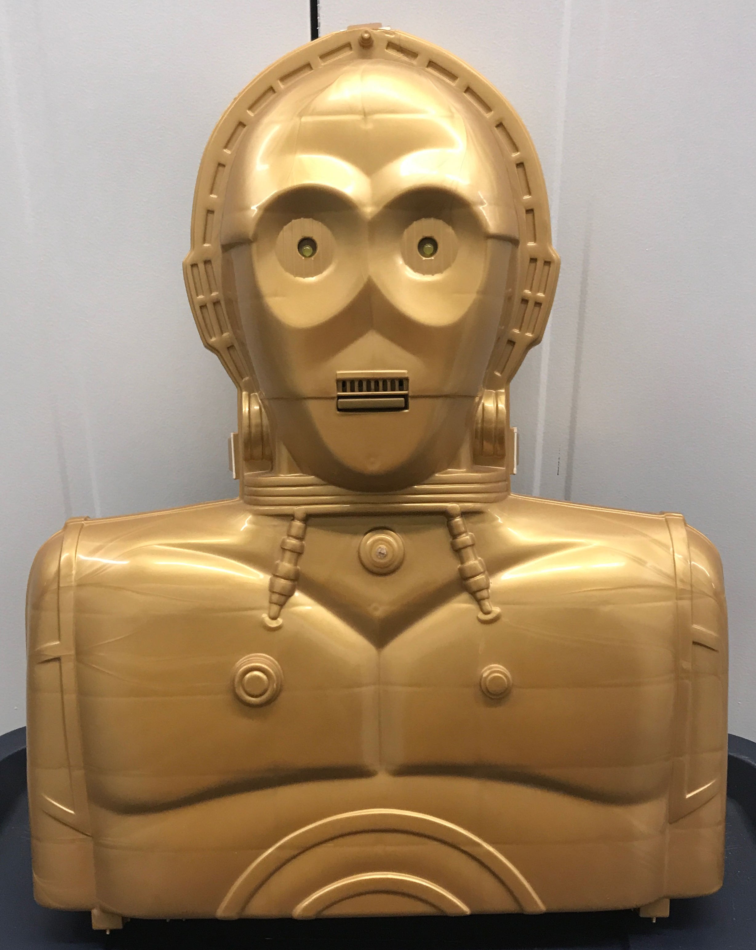 Talking C-3PO Carry Case (Electronic)  (Carry Case) action figure collectible [Barcode 653569012337] - Main Image 2