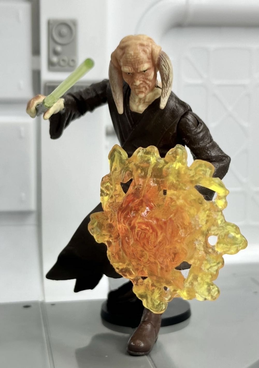 Saesee Tiin (Jedi Master) - Star Wars (Attack Of The Clones) - Hasbro (Star Wars) action figure collectible [Barcode 076930848326] - Main Image 3