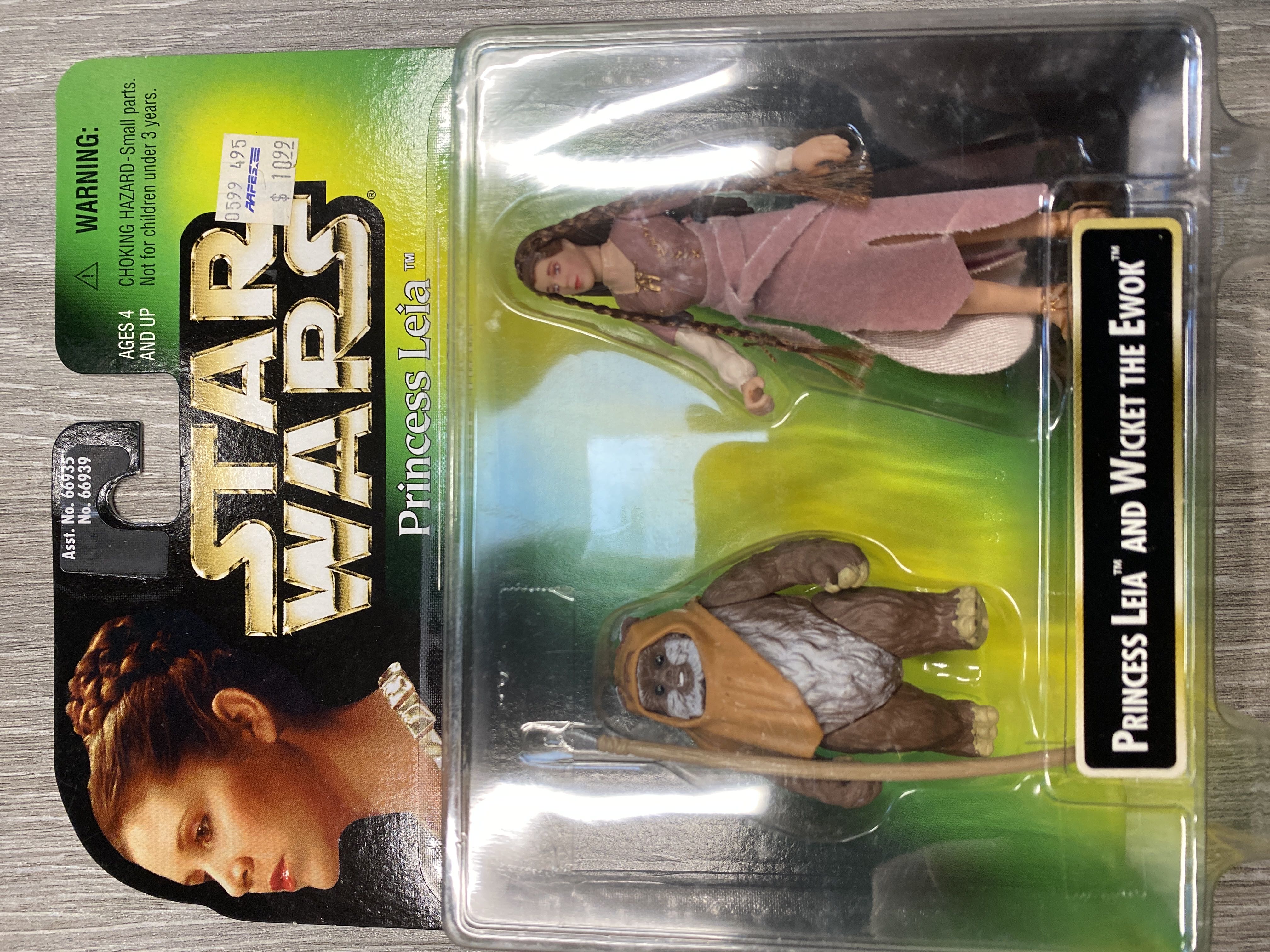 Wicket W. Warrick & Princess Leia Organa 2-Pack - Hasbro (Star Wars: Episode VI - Return Of The Jedi) action figure collectible [Barcode 076281669397] - Main Image 3