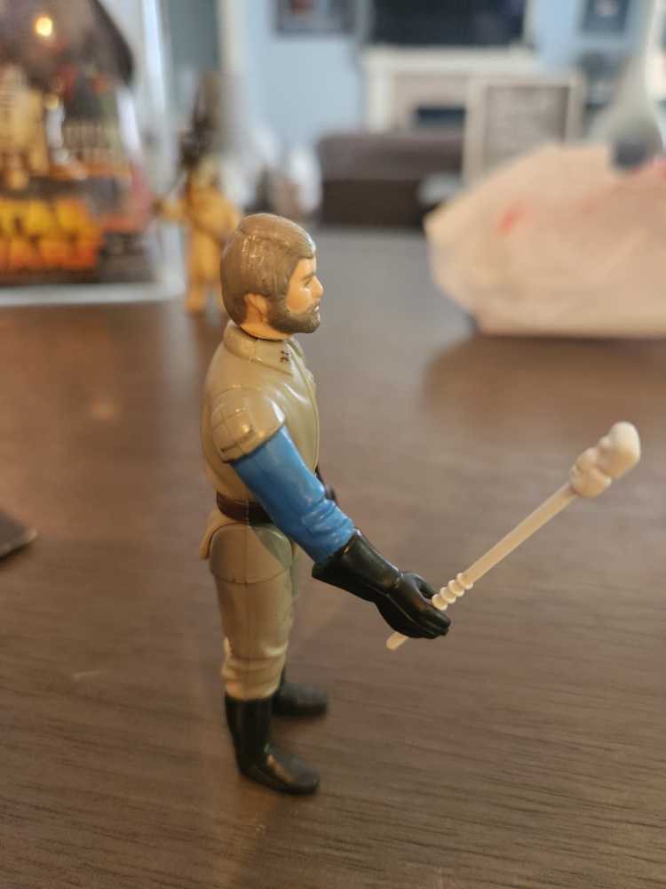 Star Wars ROJ: General Madine - Kenner (Hong Kong COO 1 (Flesh moulded hea) missing staff) action figure collectible [Barcode 076281695709] - Main Image 3