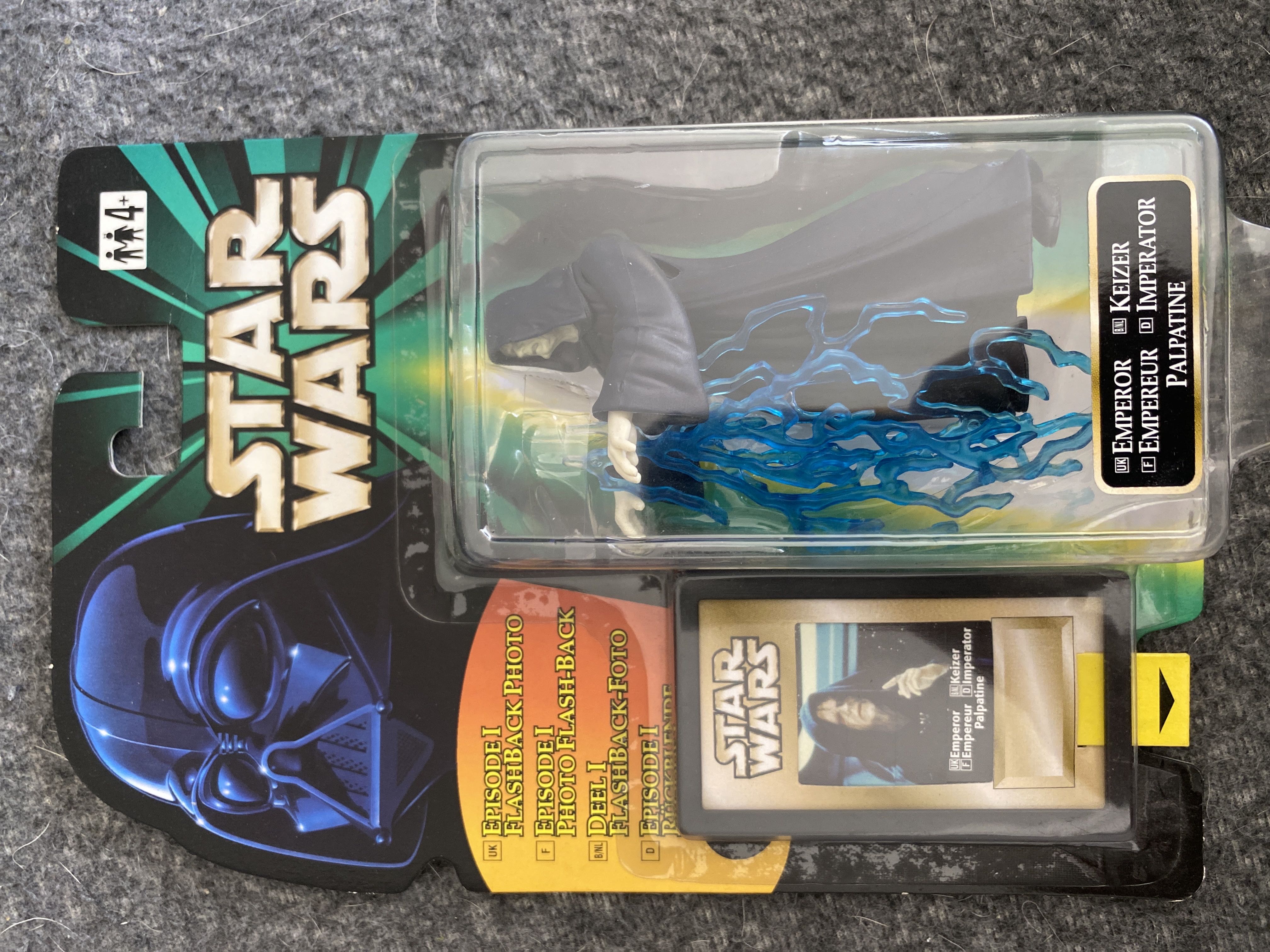 Emperor - Hasbro (1. Star Wars) action figure collectible [Barcode 5023117463518] - Main Image 1