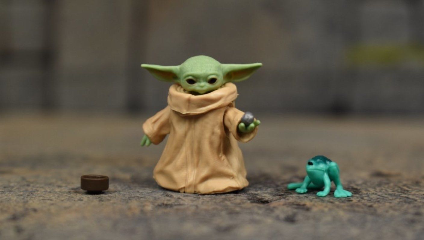 Child, The - Disney / Hasbro (The Mandalorian) action figure collectible [Barcode 5010993761333] - Main Image 4