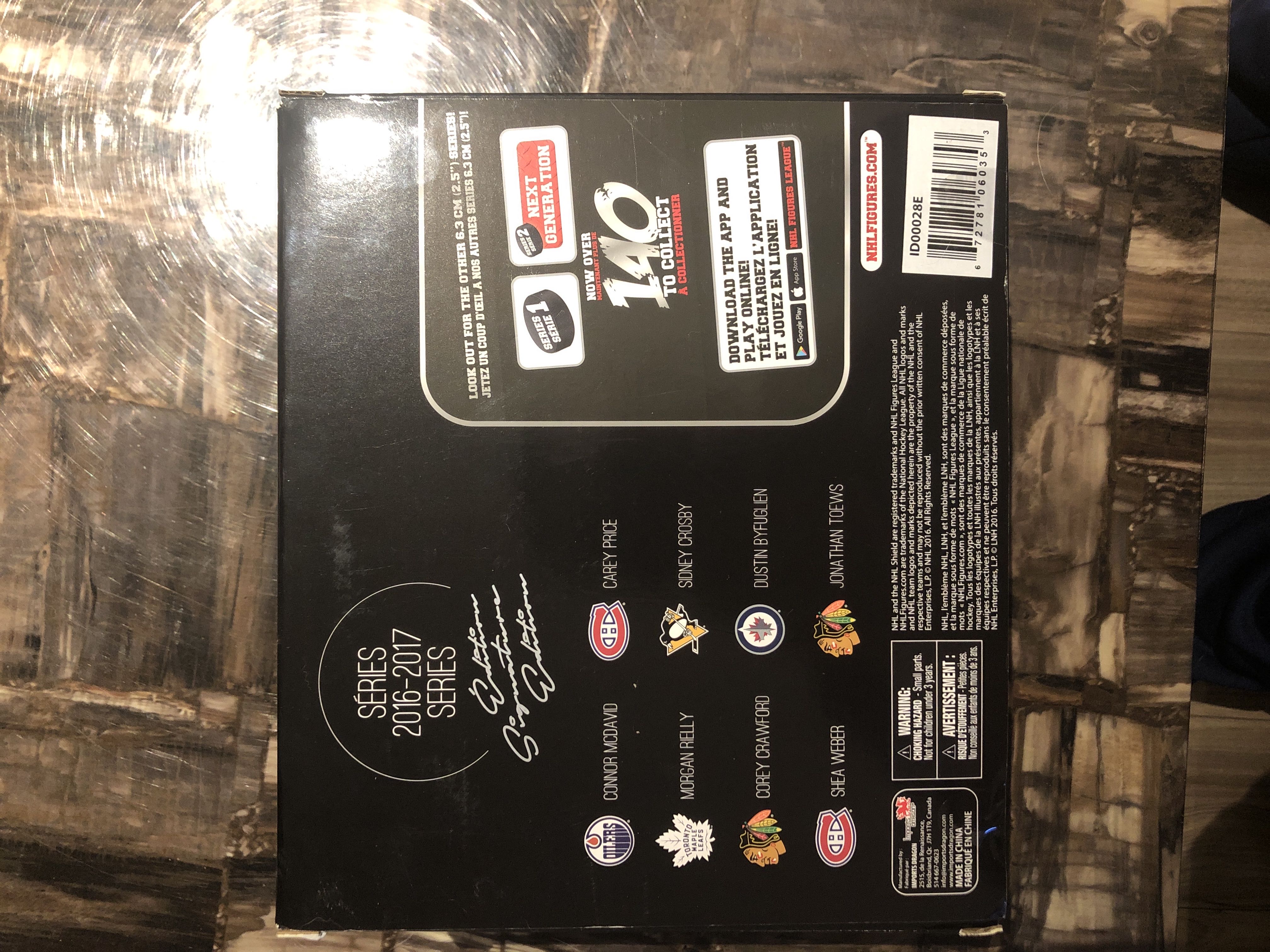 Connor McDavid - Import Dragon (Hockey) action figure collectible [Barcode 672781060353] - Main Image 2