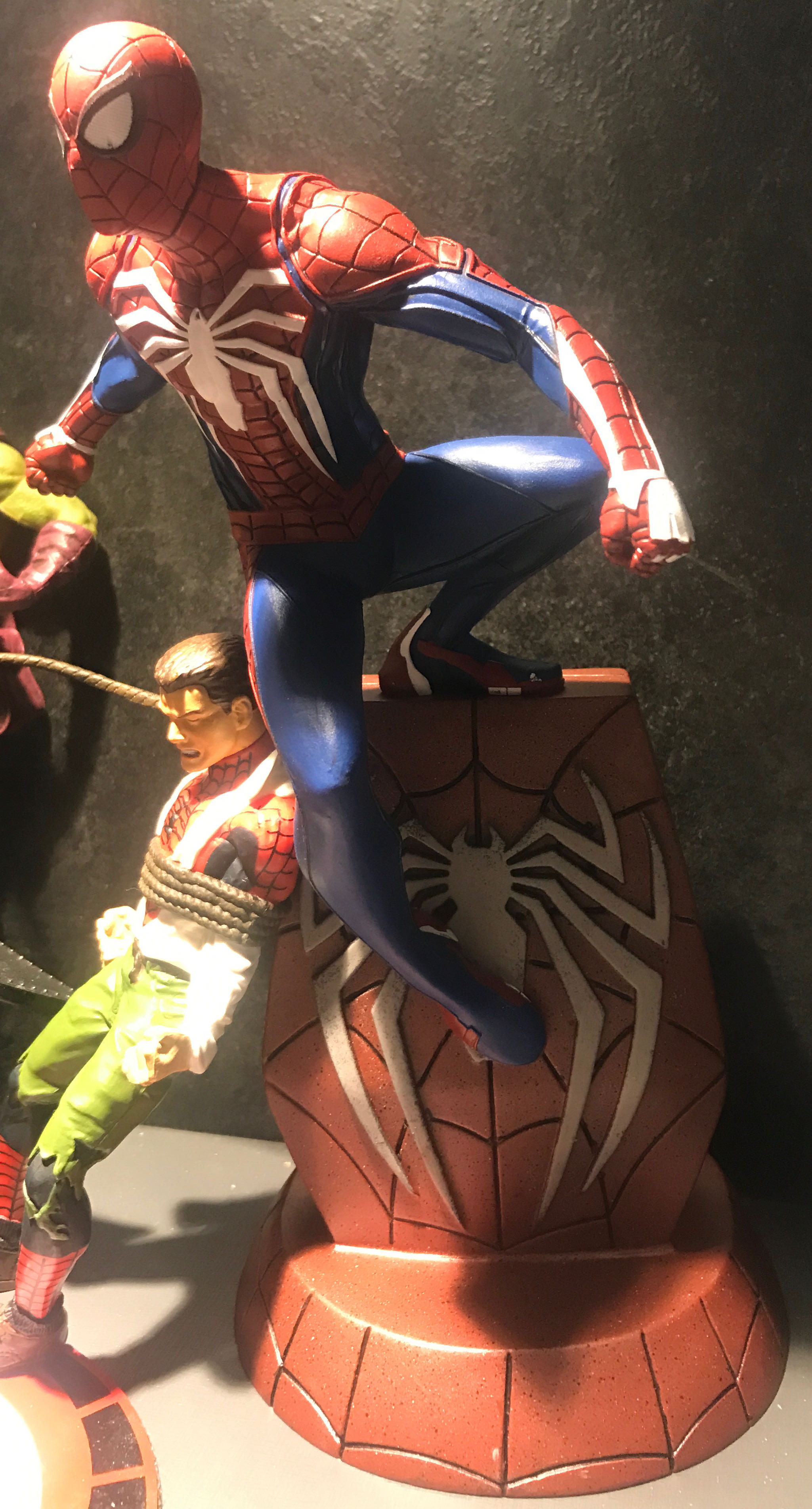 Spider-man Gamerverse PVC Diorama Art Scale 1/10 - Diamond Select Toys & Collectibles (Marvel Gamerverse) action figure collectible [Barcode 699788834046] - Main Image 4