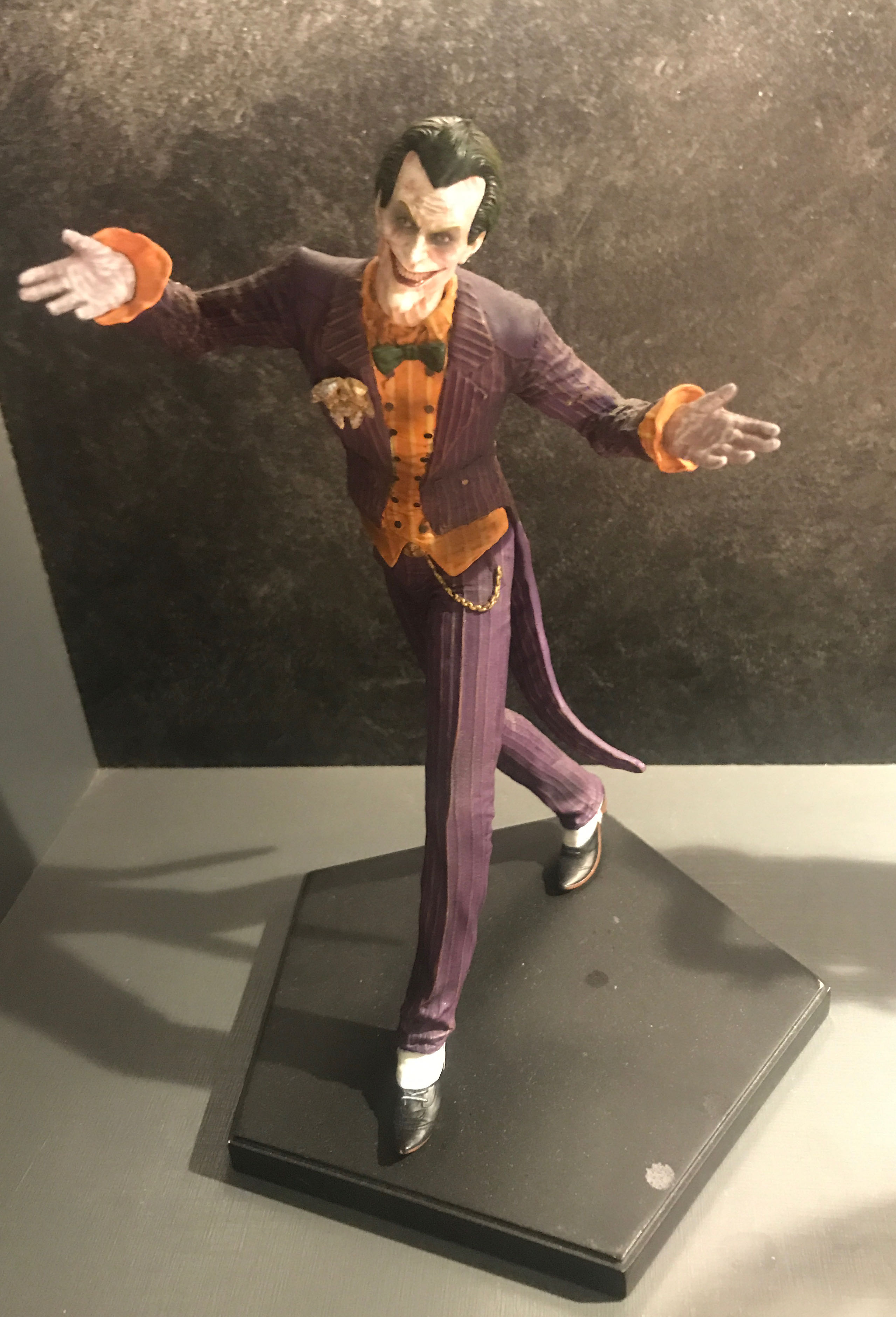 The Joker Arkham City Art Scale 1/10 - Iron Studios (Batman Arkham Knight) action figure collectible [Barcode 7898590079920] - Main Image 3