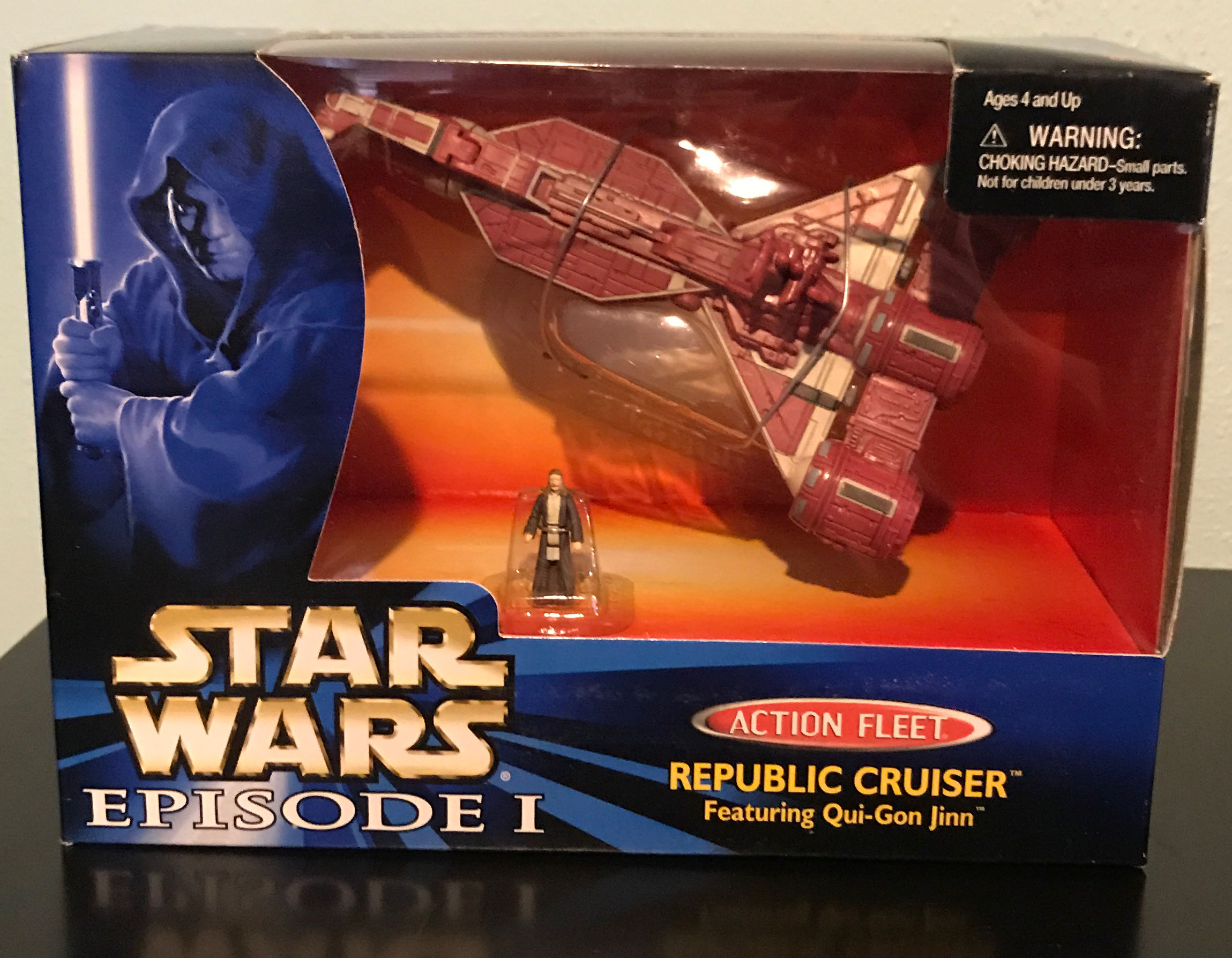 Republic Cruiser Featuring Qui-Gon Jinn - Star Wars Micro Machines - Galoob (Star Wars) action figure collectible [Barcode 047246681341] - Main Image 2