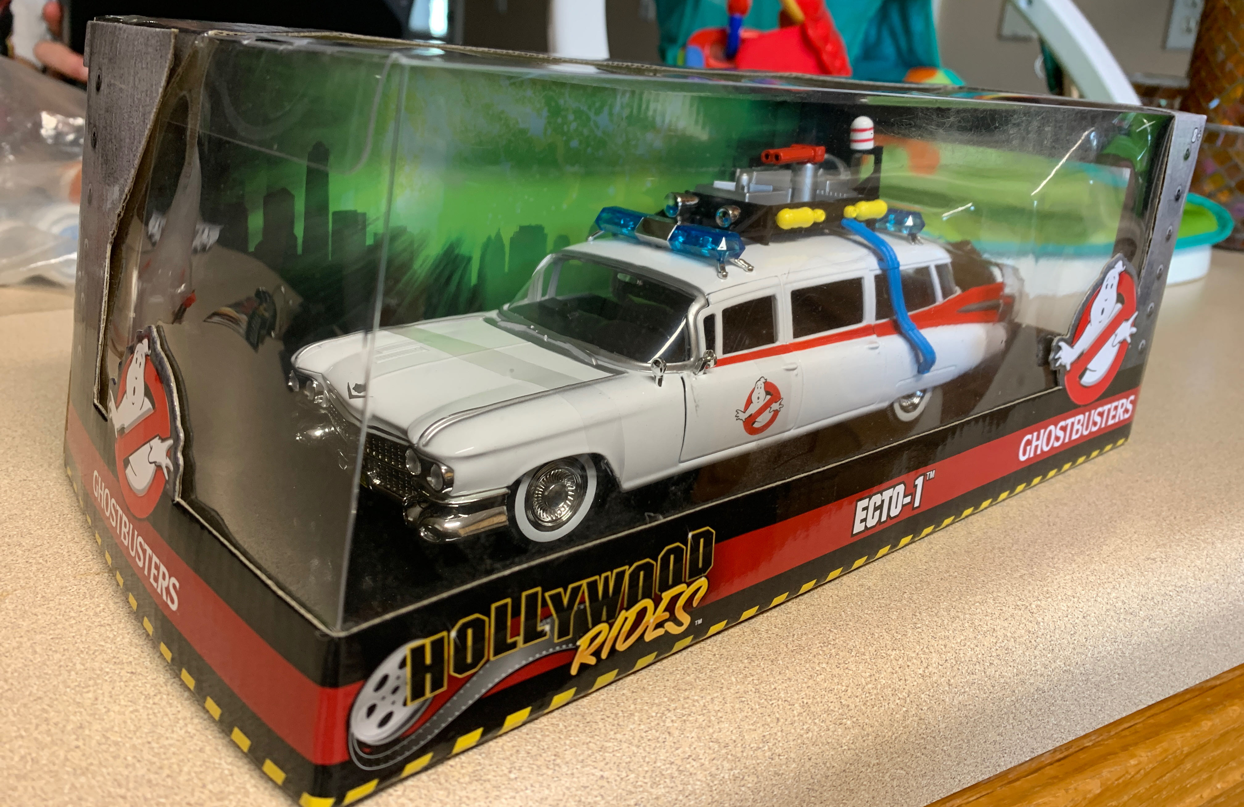 Ghostbusters: Ghostbusters ECTO-1 - Jada (Sc-Fi) action figure collectible [Barcode 801310997314] - Main Image 2