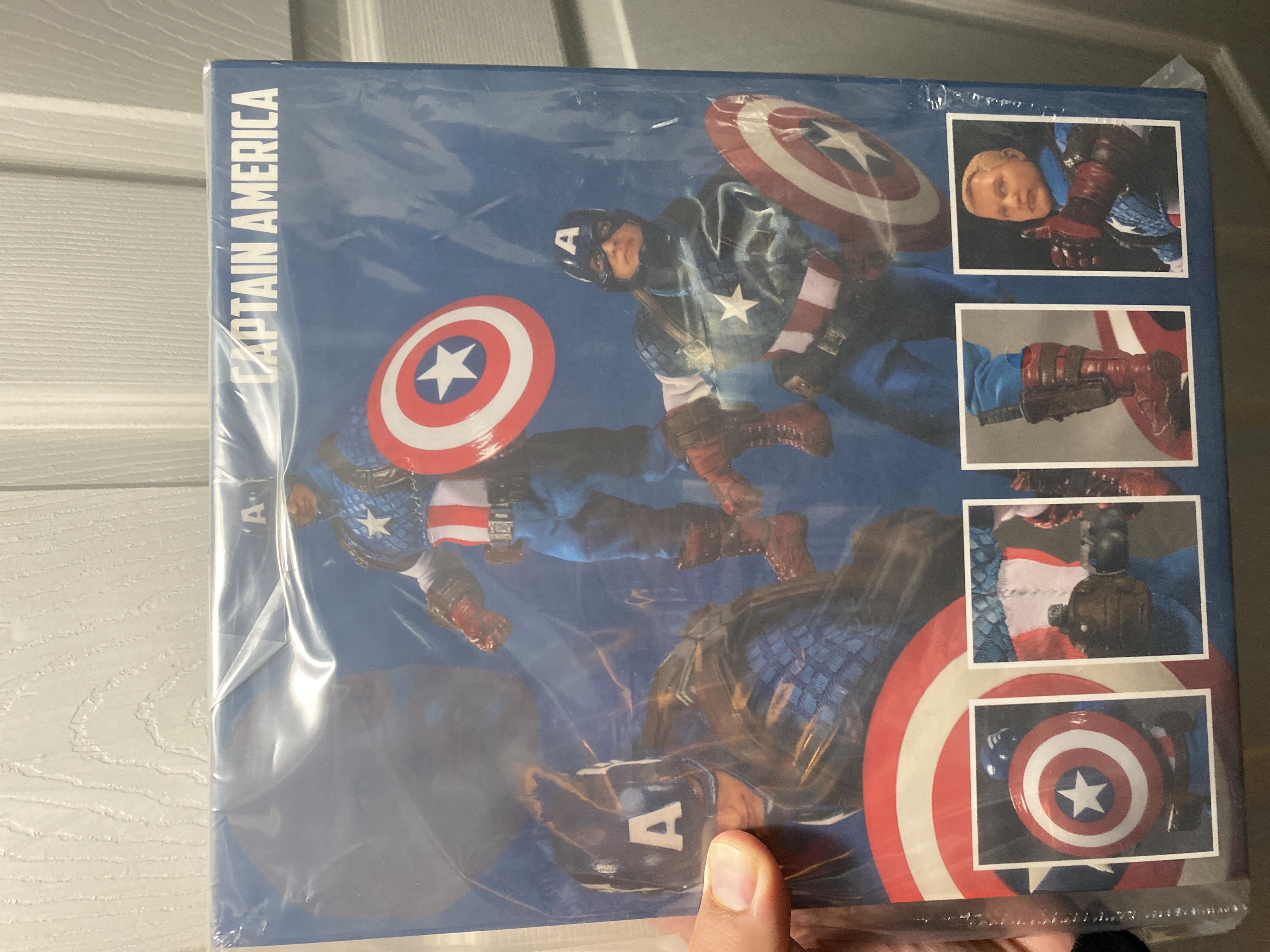 One:12 Collective/ Captain America - Mezco Toyz (One:12) action figure collectible [Barcode 696198762518] - Main Image 4