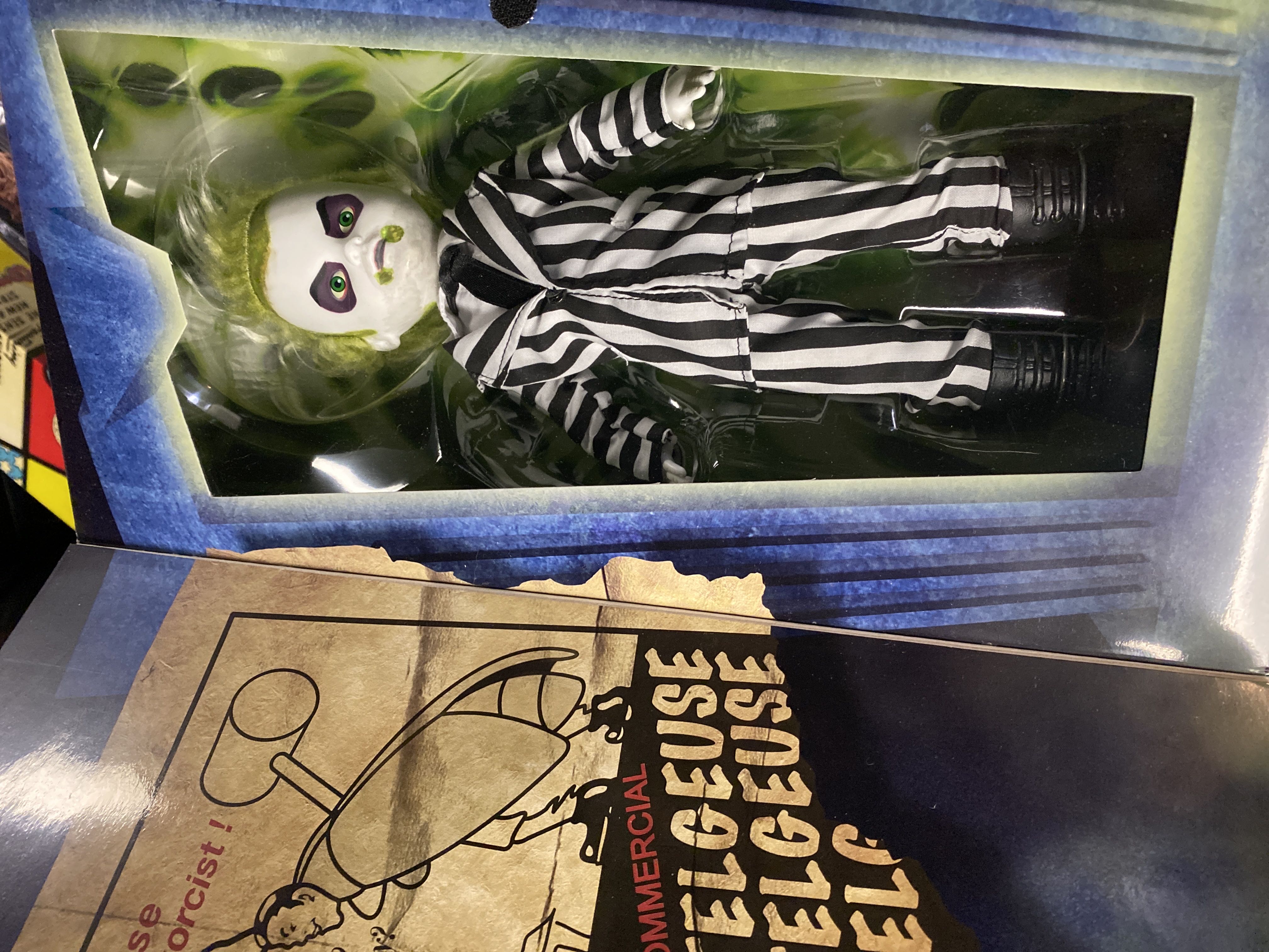 Mezco LDD Beetlejuice - Mezco Toyz action figure collectible [Barcode 696198937756] - Main Image 2