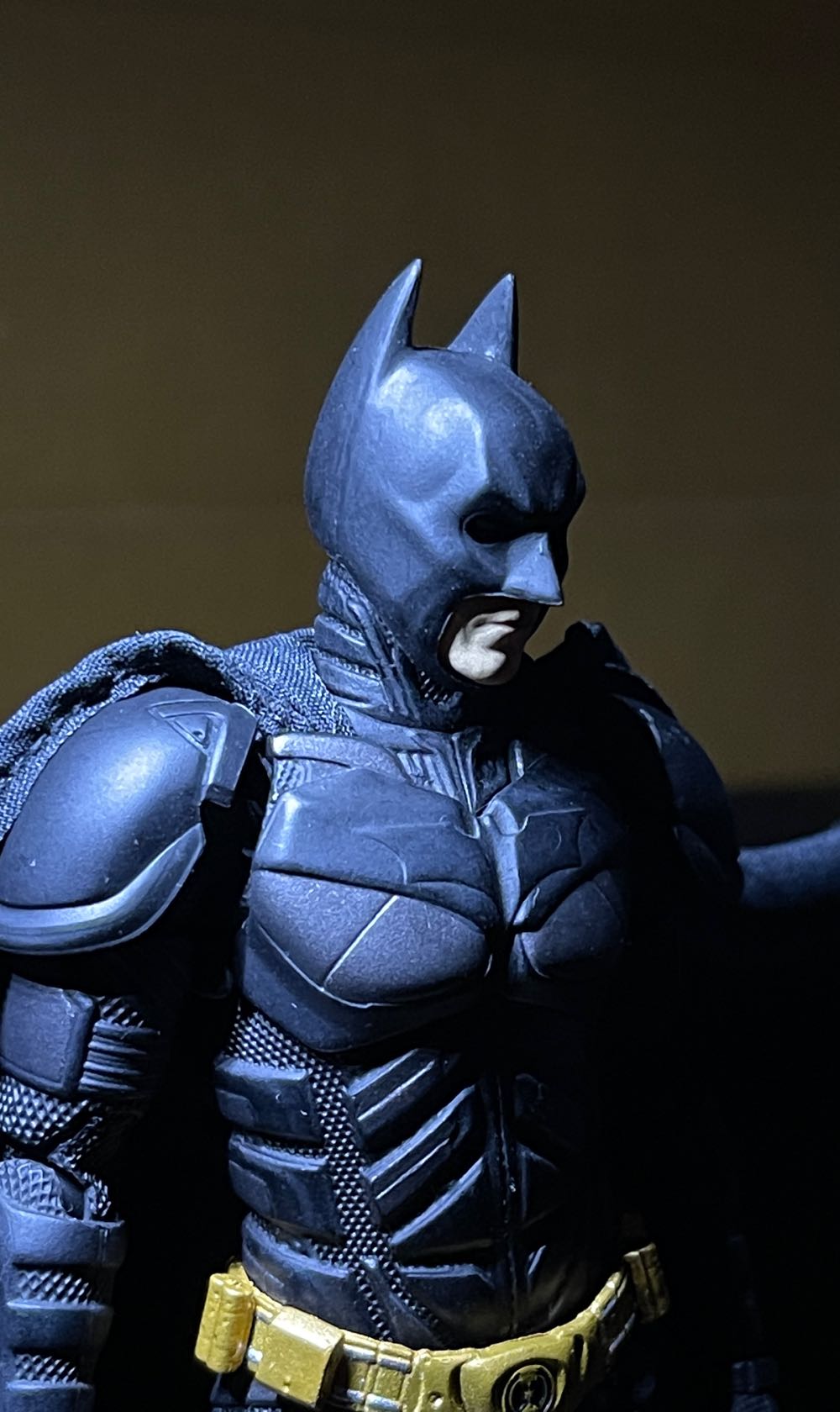 Batman (Version 3.0) - Medicom Toy Corporation (The Dark Knight Trilogy) action figure collectible [Barcode 4530956470535] - Main Image 4