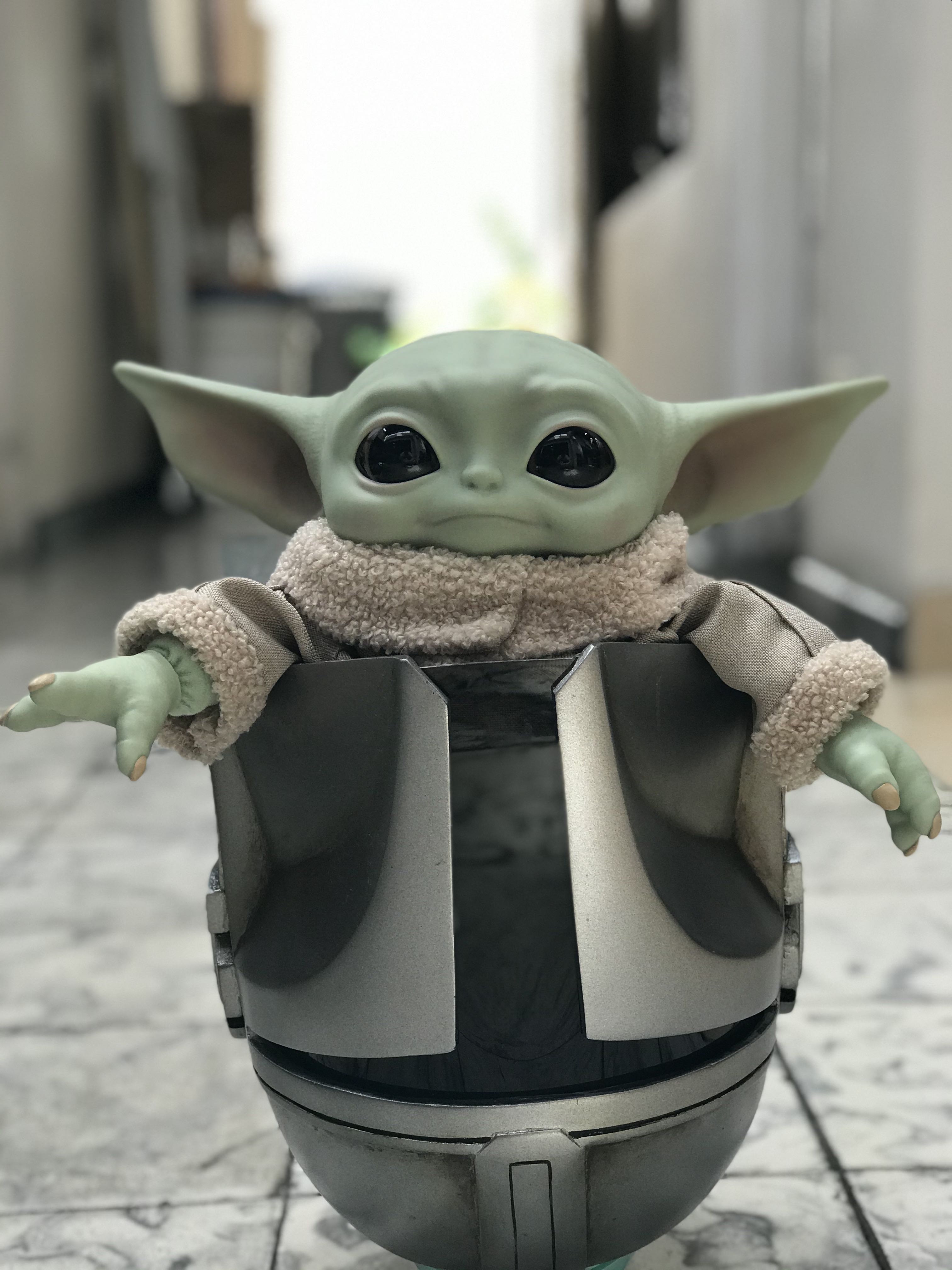 SW Mandalorian: The Child - Mattel (Star Wars: The Mandalorian) action figure collectible [Barcode 887961938814] - Main Image 2