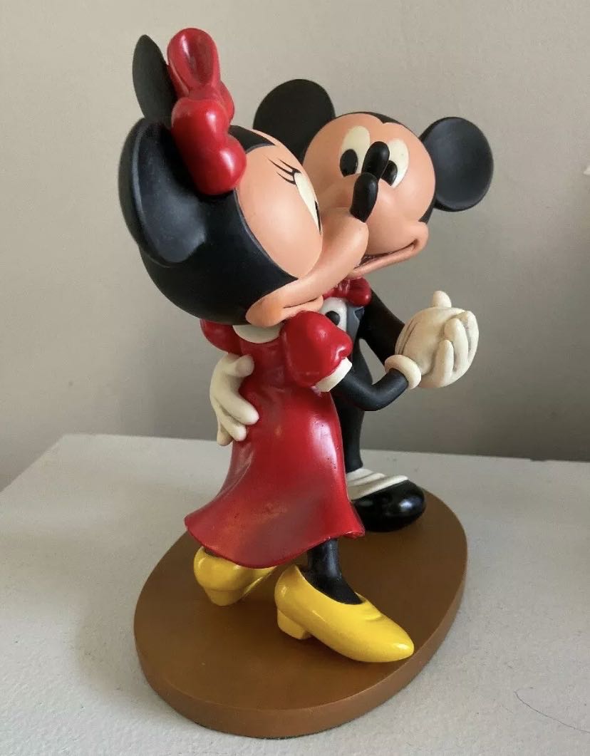 Mickey And Minnie Mouse - Walt Disney Company (Disneyana) action figure collectible [Barcode 400151192324] - Main Image 3