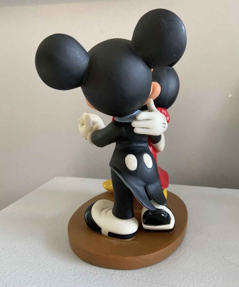 Mickey And Minnie Mouse - Walt Disney Company (Disneyana) action figure collectible [Barcode 400151192324] - Main Image 4
