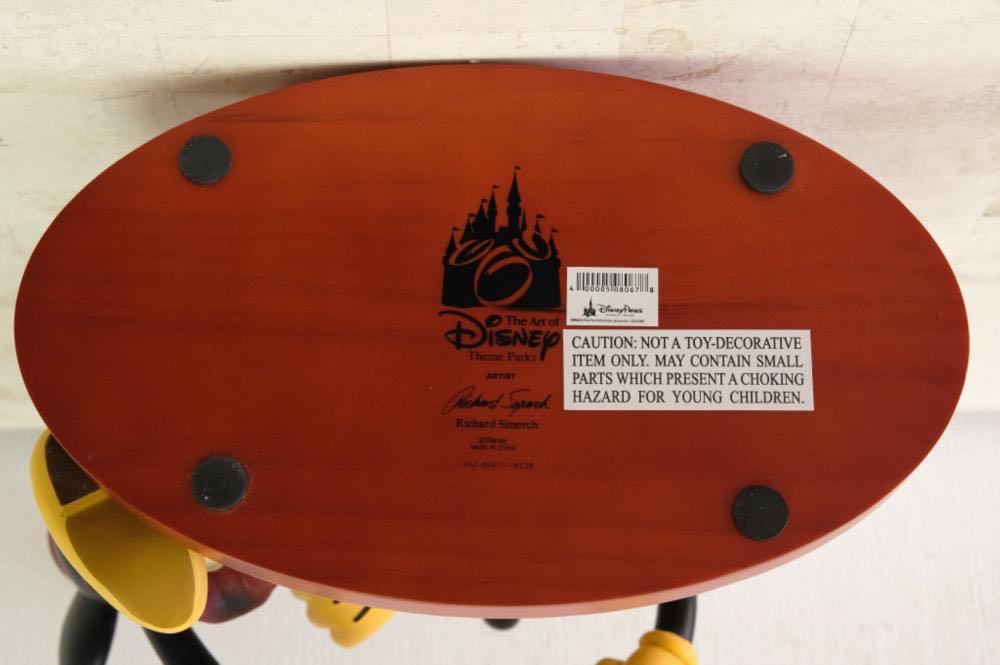 Mickey And Minnie Mouse Big Fig - artist Richard Sznerch (Disney Parks Exclusive) action figure collectible - Main Image 4