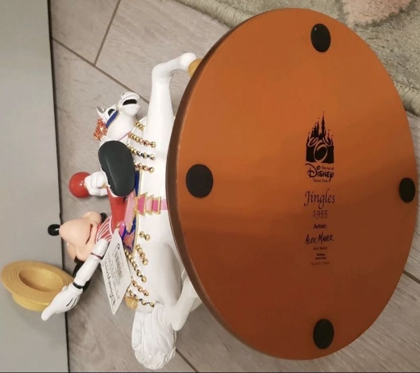 Mickey Mouse Big Fig - Artist Alex Maher (Disneyland Paris) action figure collectible - Main Image 4