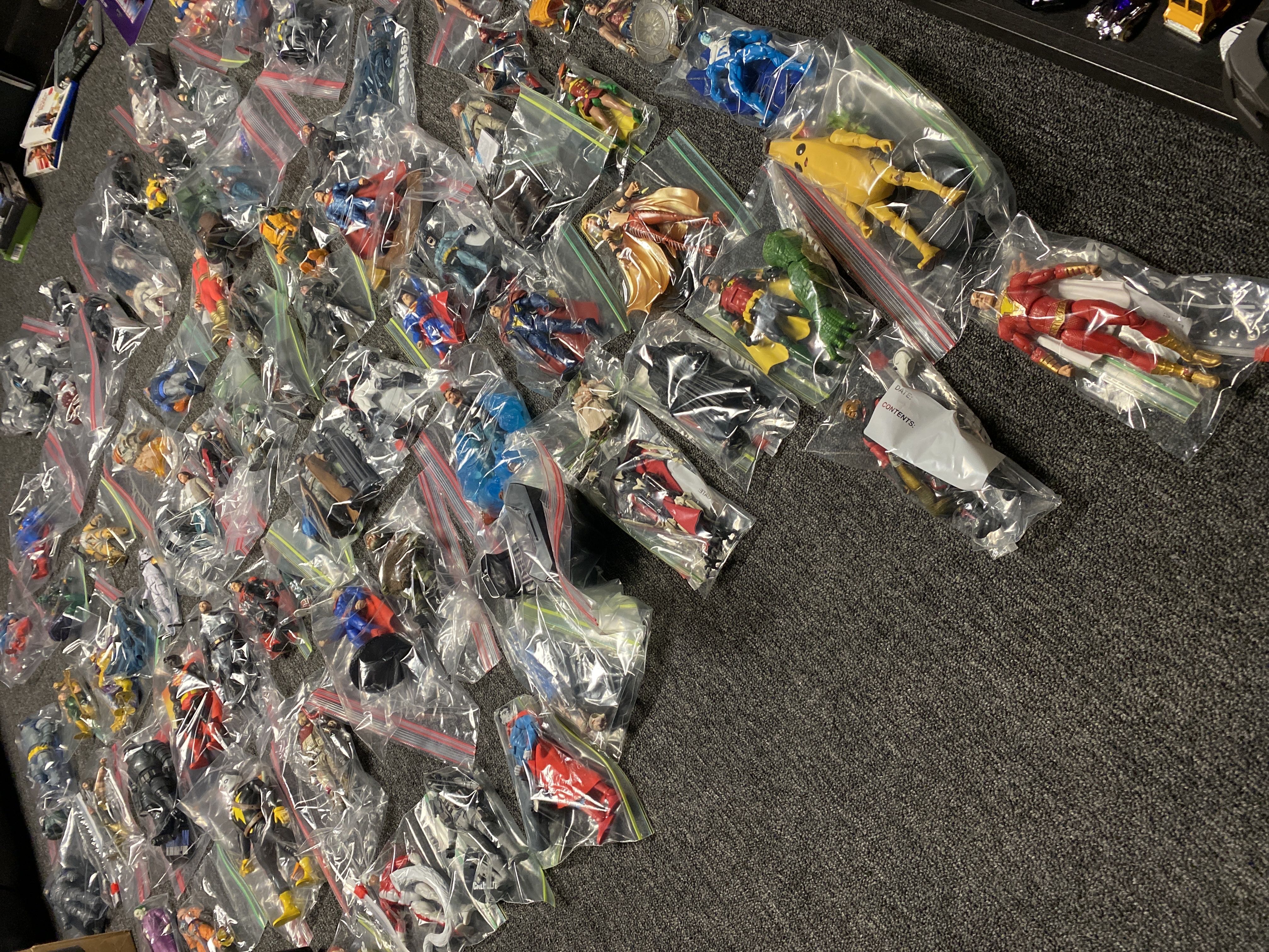 Mixed Loose DC, Star Wars, Marvel Legends, BAF, McFarlane - Multiple action figure collectible - Main Image 4